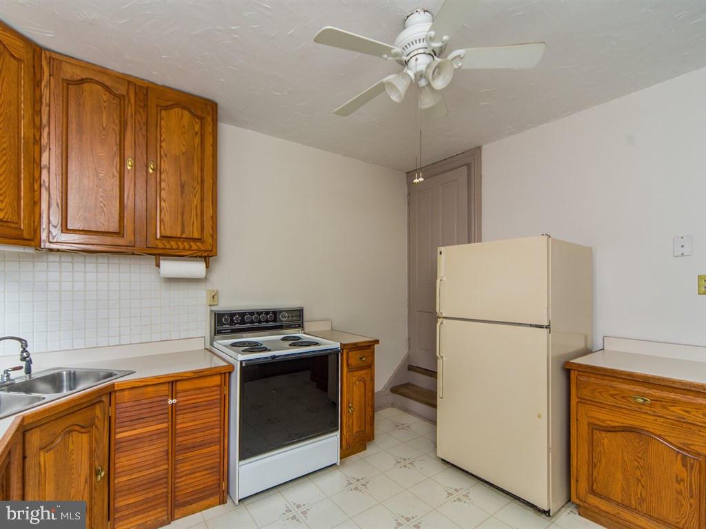 CHESTNUT HILL - Residential