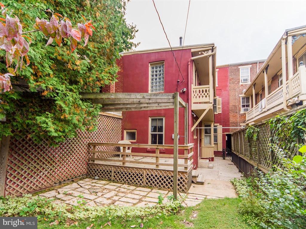 CHESTNUT HILL - Residential