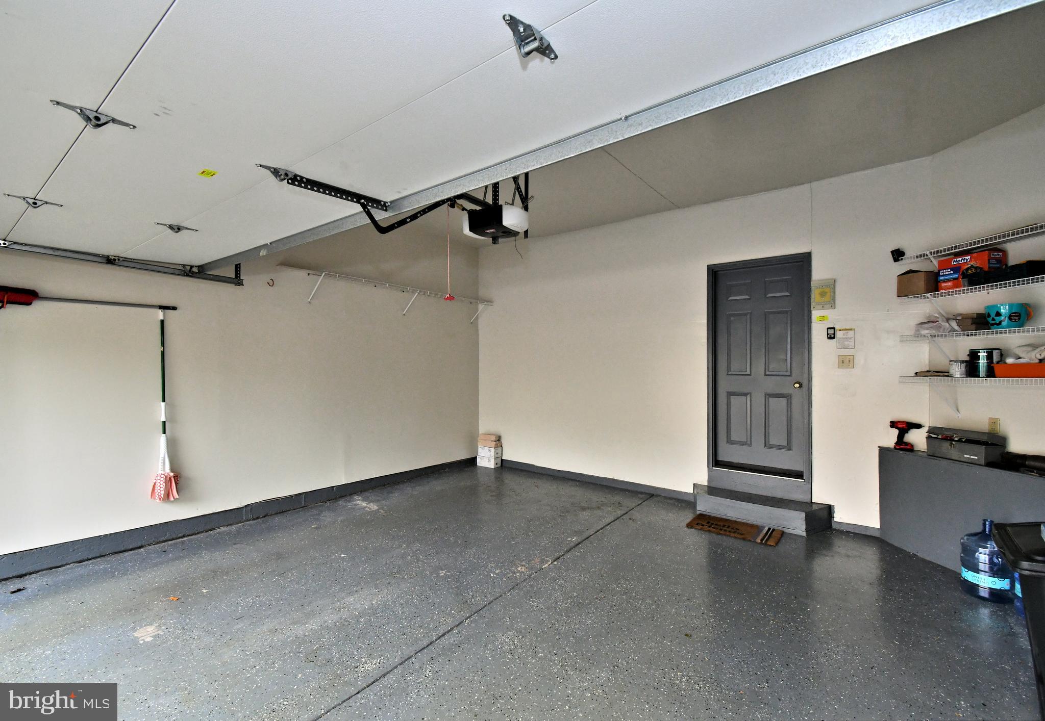 PINECREST - Residential