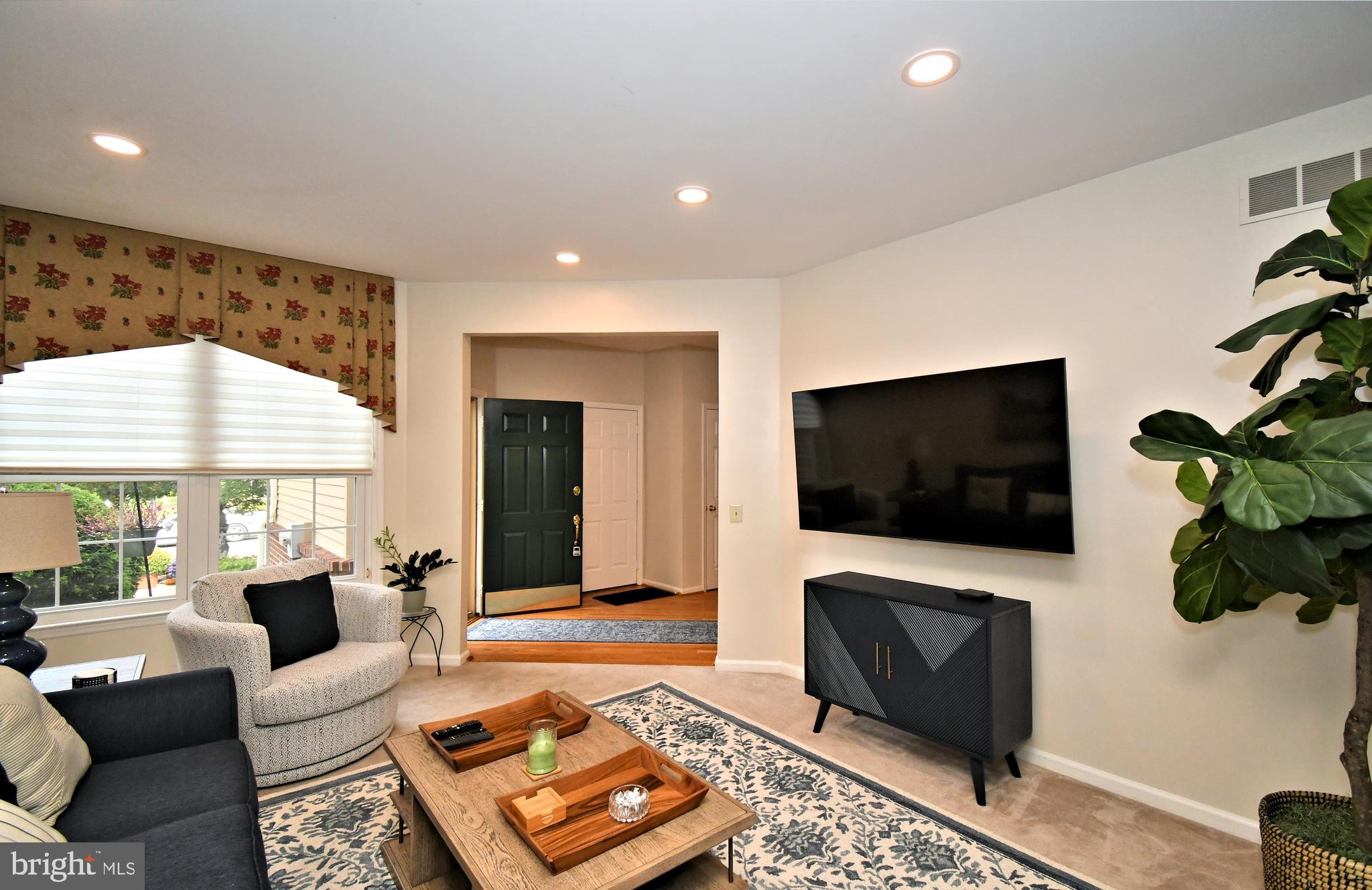 PINECREST - Residential