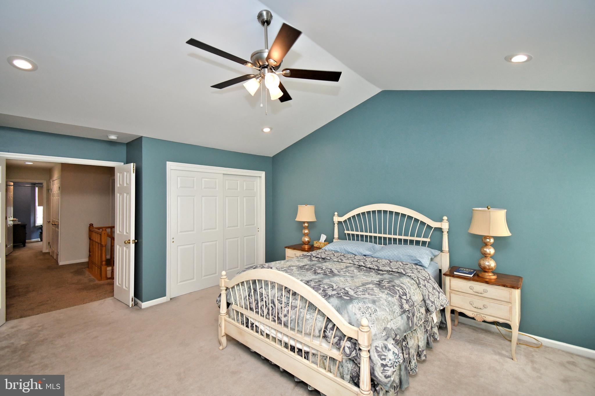 PINECREST - Residential