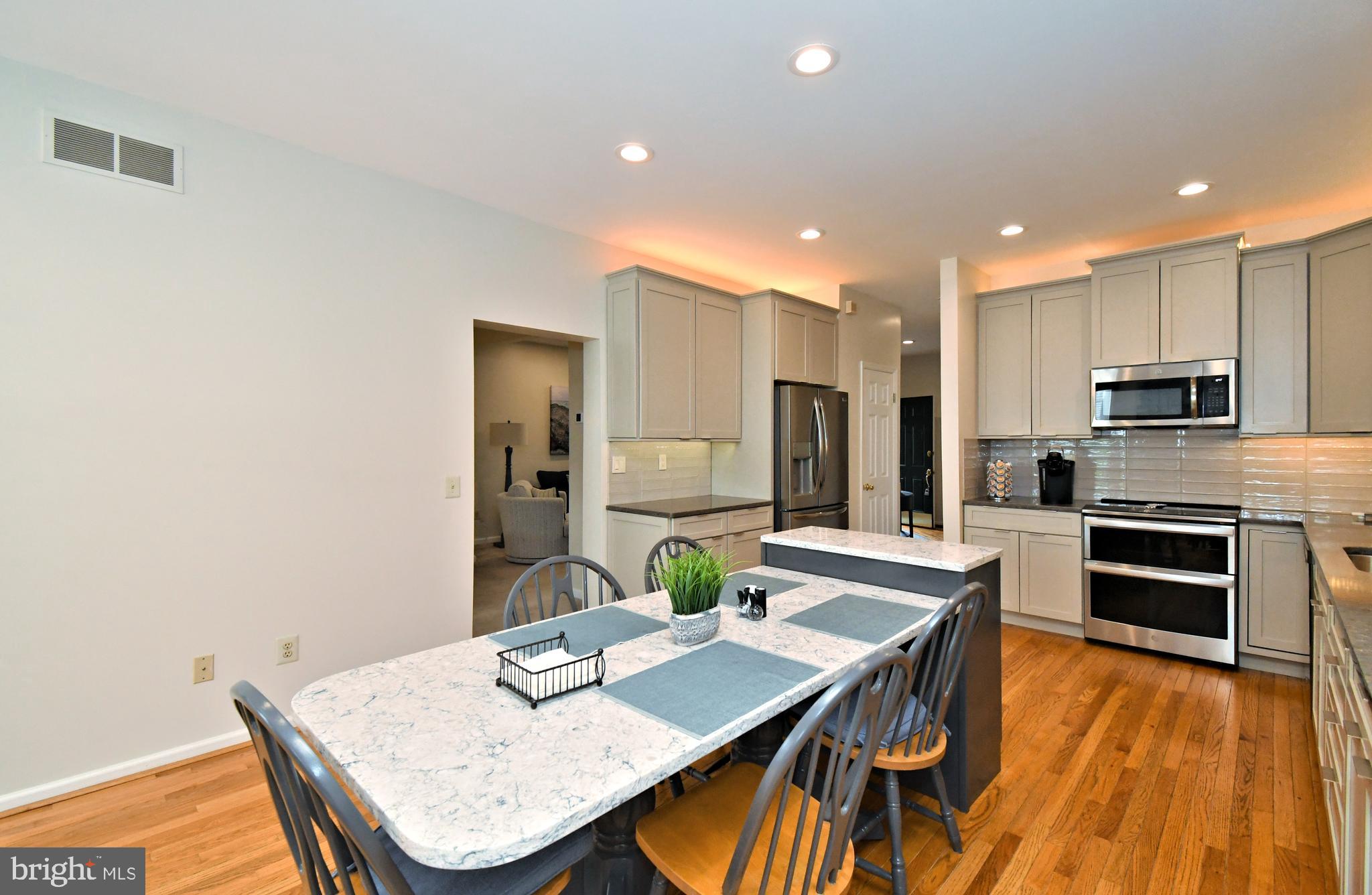 PINECREST - Residential