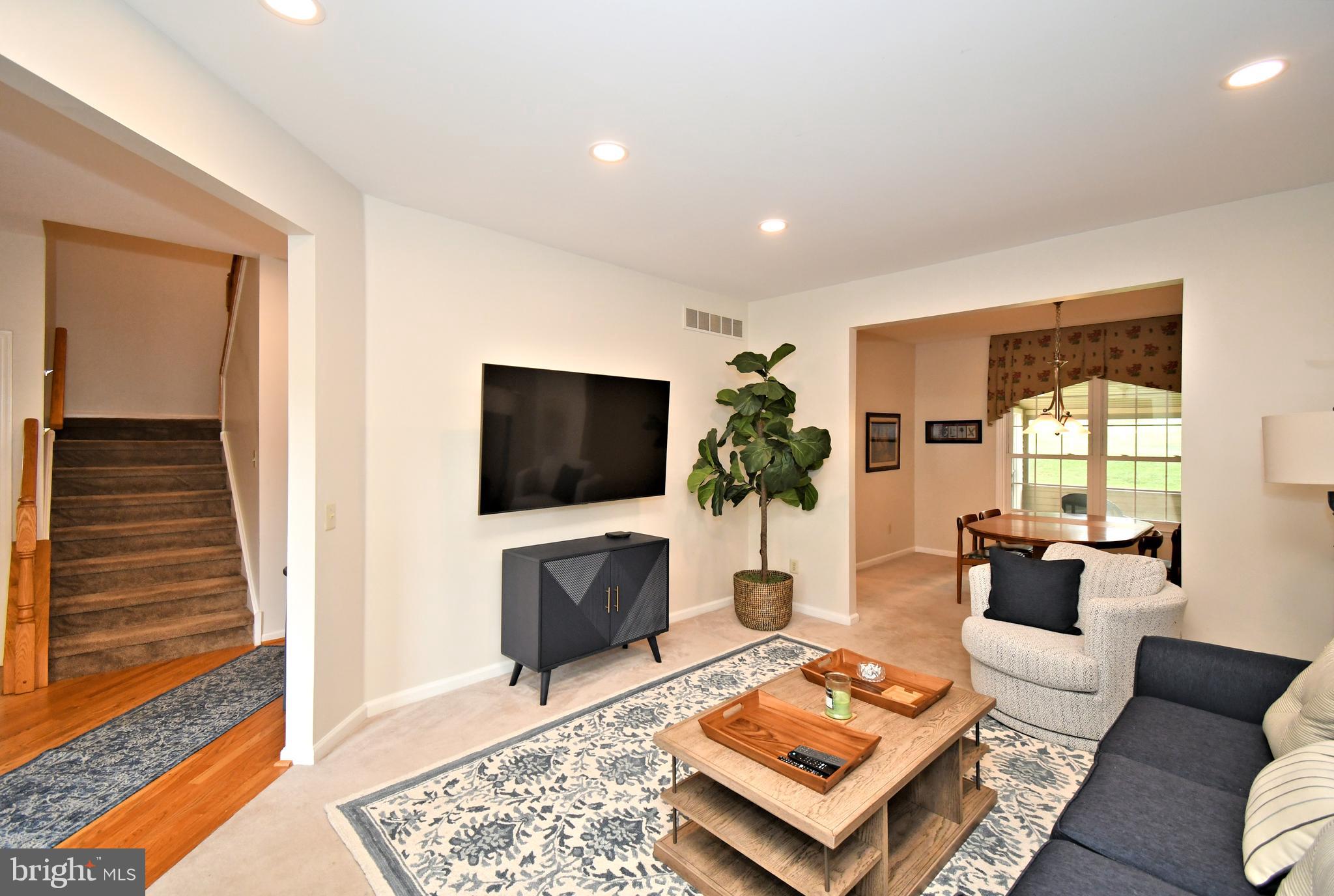 PINECREST - Residential