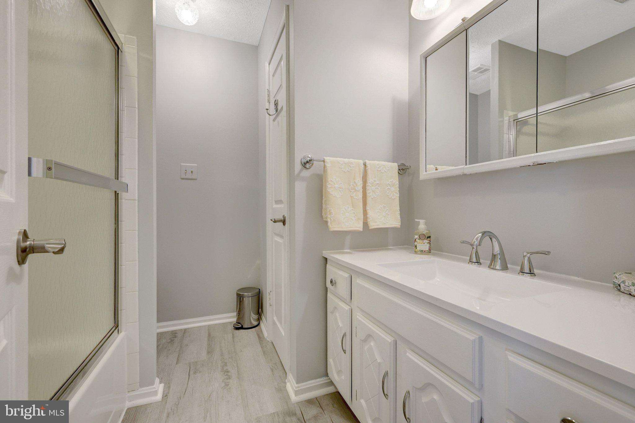 COUNTRYSIDE - Residential