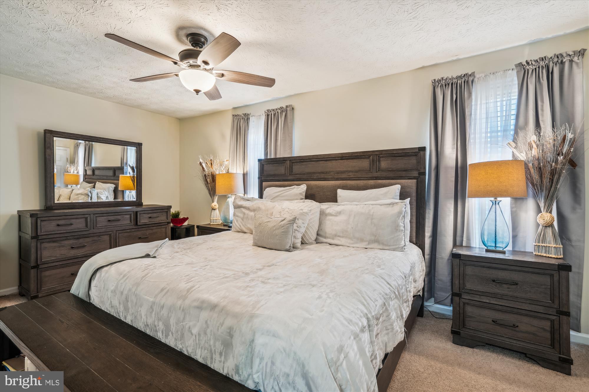 SEVEN OAKS - Residential