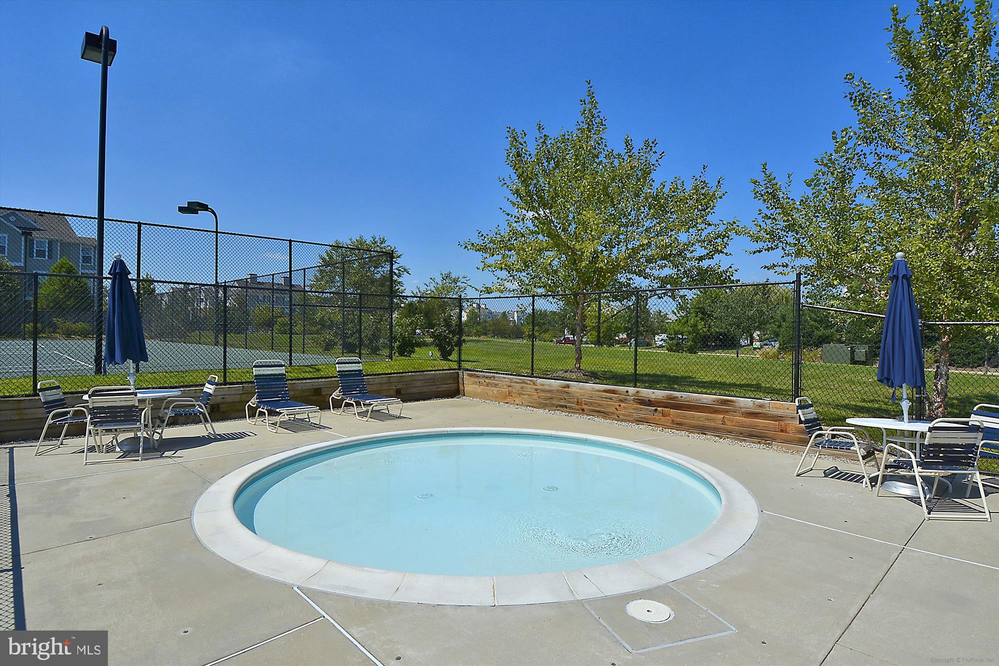 SEVEN OAKS - Residential