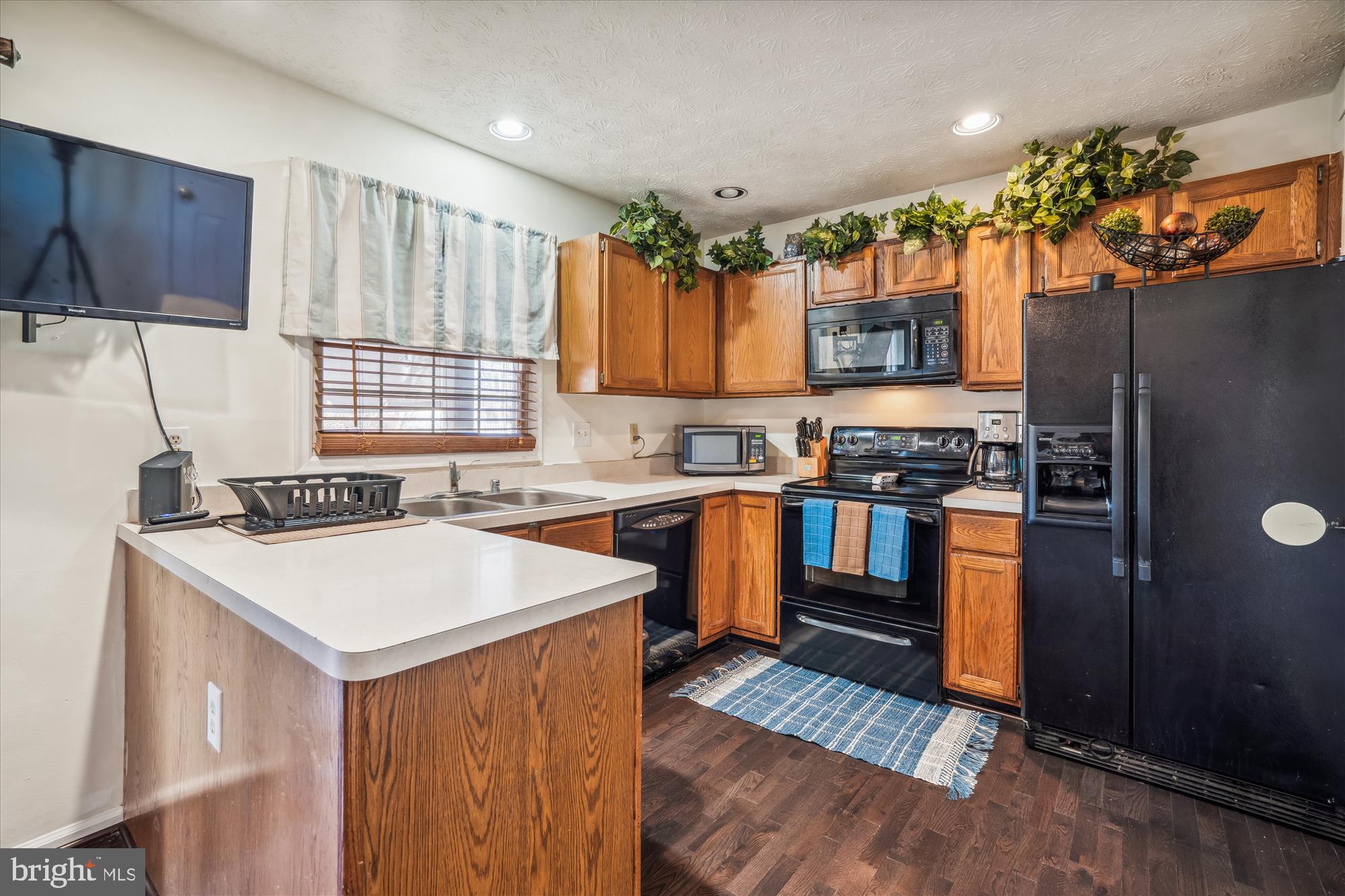 SEVEN OAKS - Residential