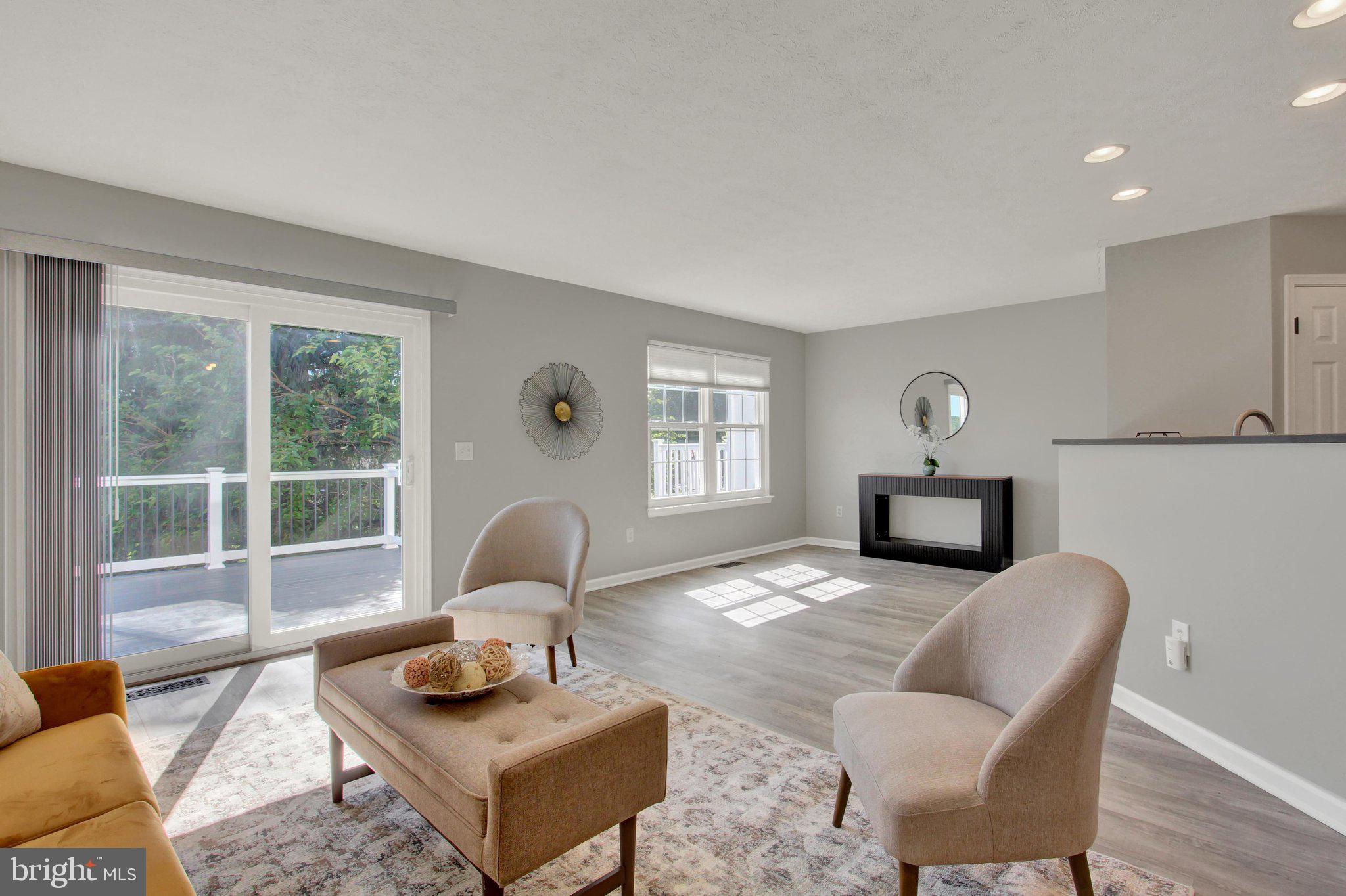 16887 ROOSEVELT LANE