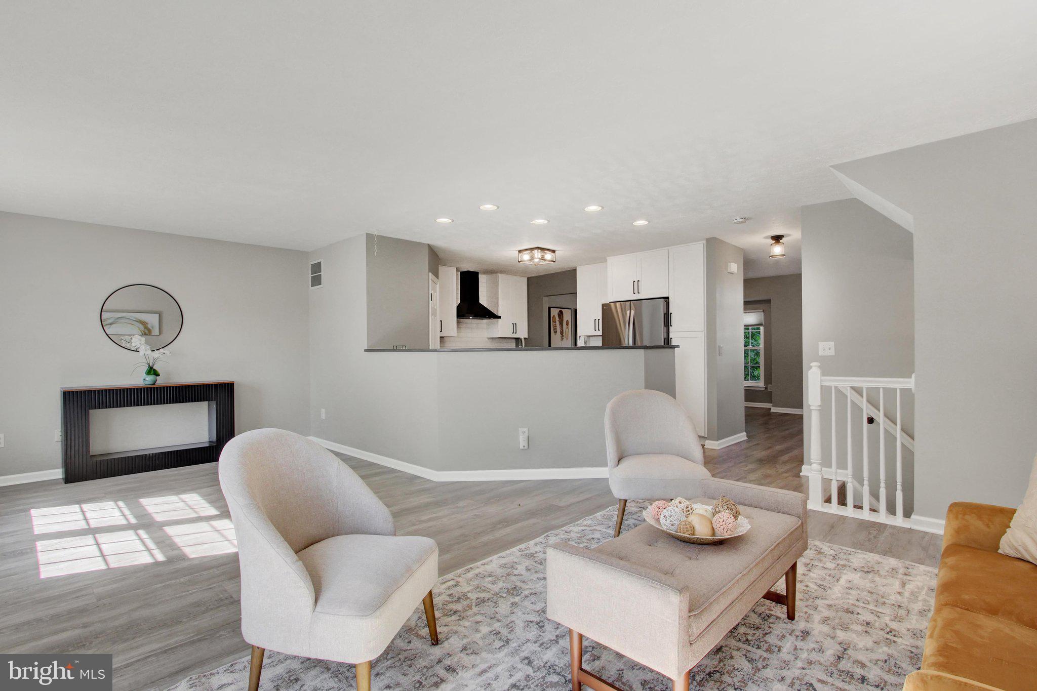 16887 ROOSEVELT LANE