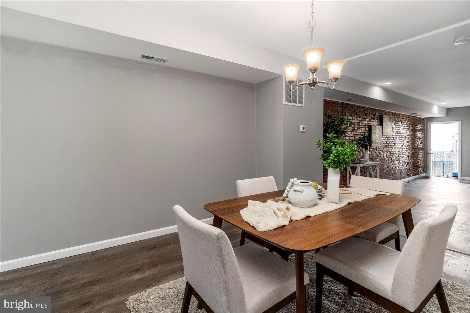 MCELDERRY PARK - Residential Lease