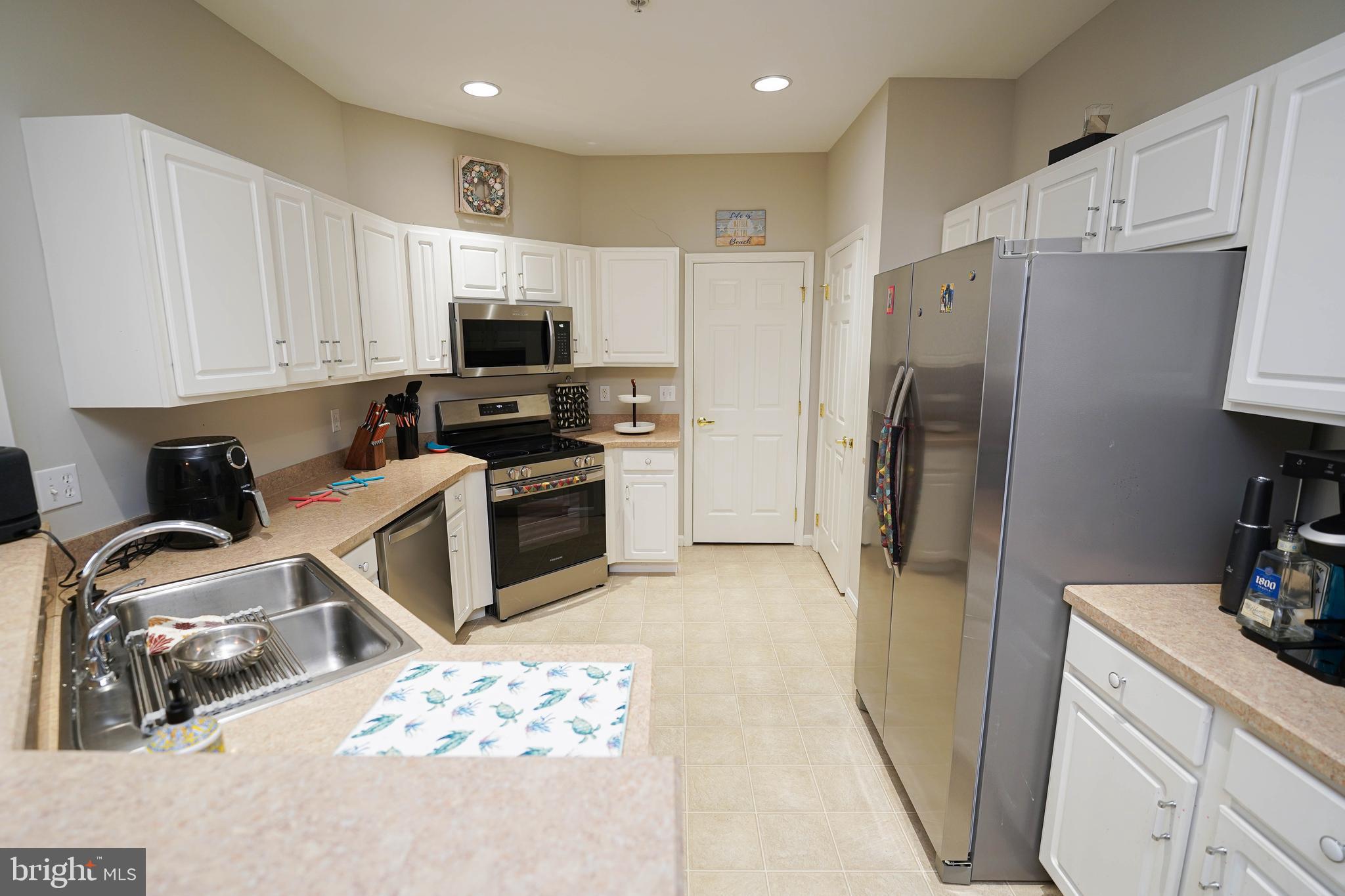 WOODS COVE - Residential Lease