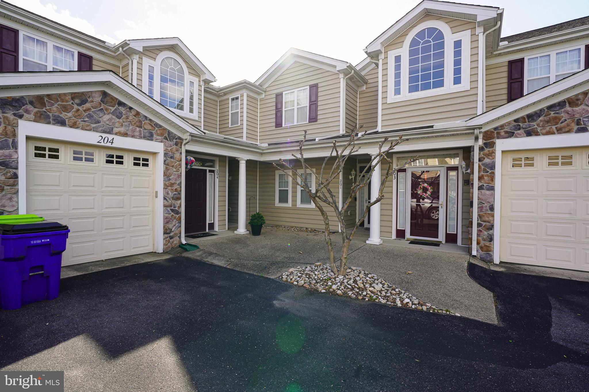 WOODS COVE - Residential Lease