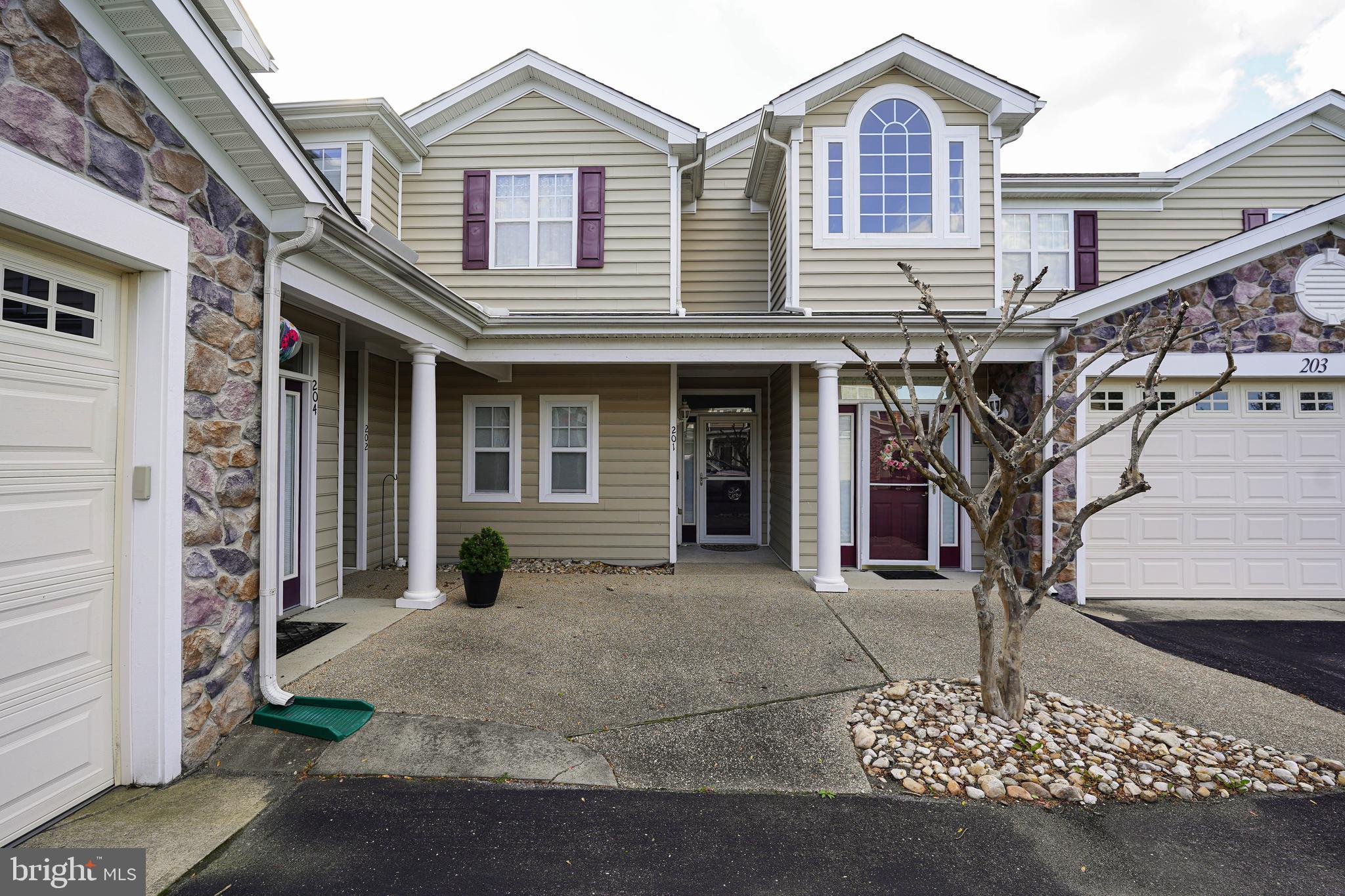 WOODS COVE - Residential Lease