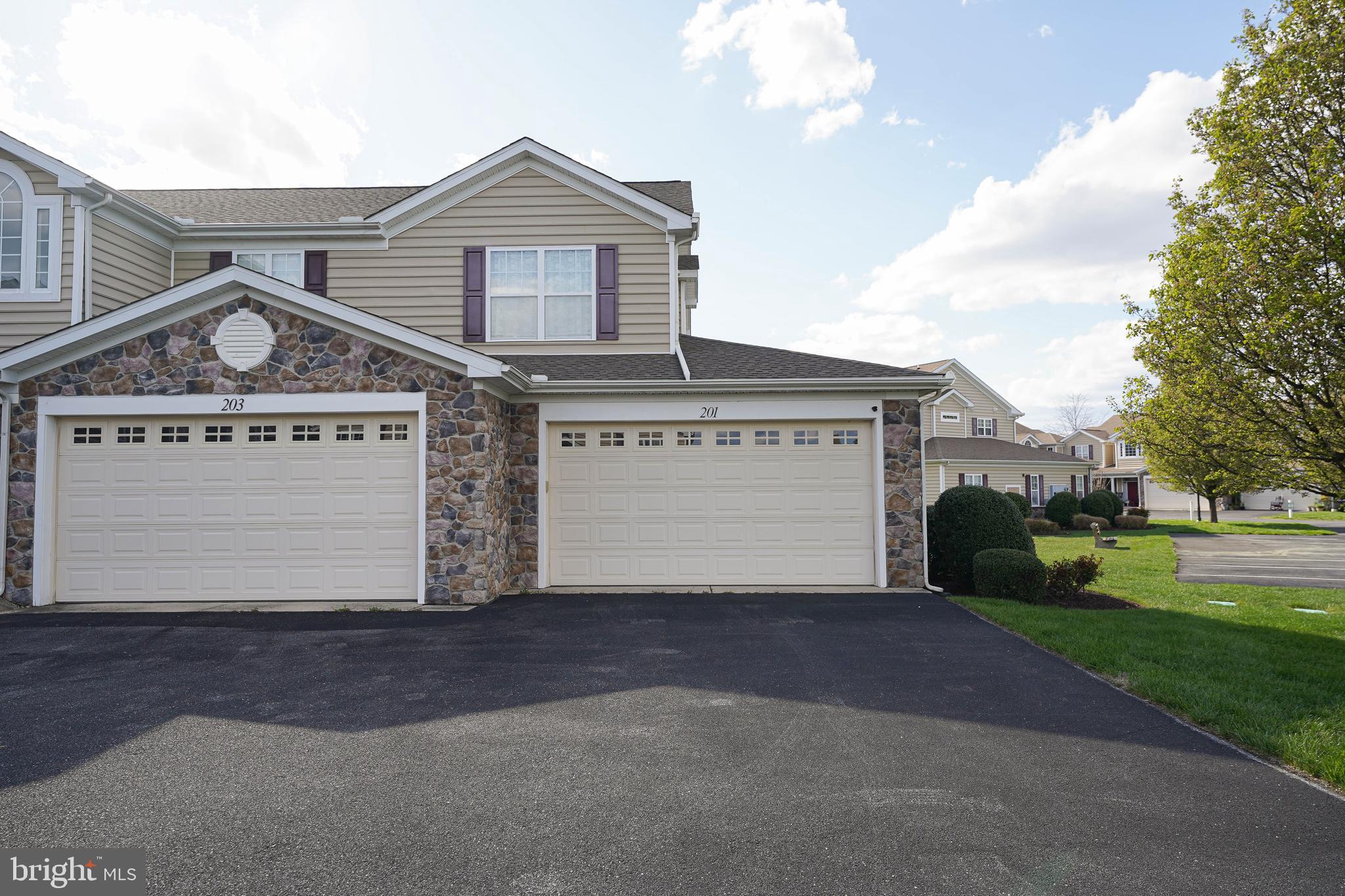 WOODS COVE - Residential Lease