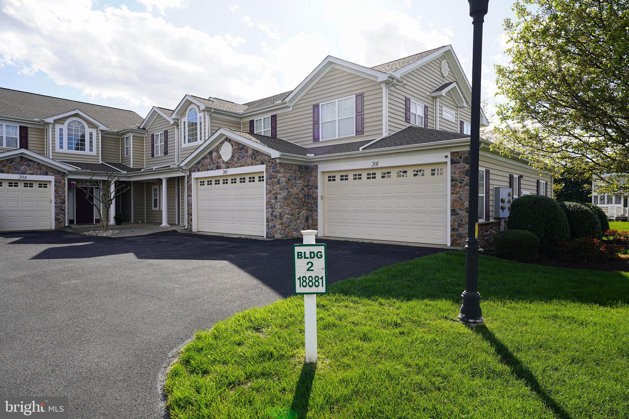 WOODS COVE - Residential Lease