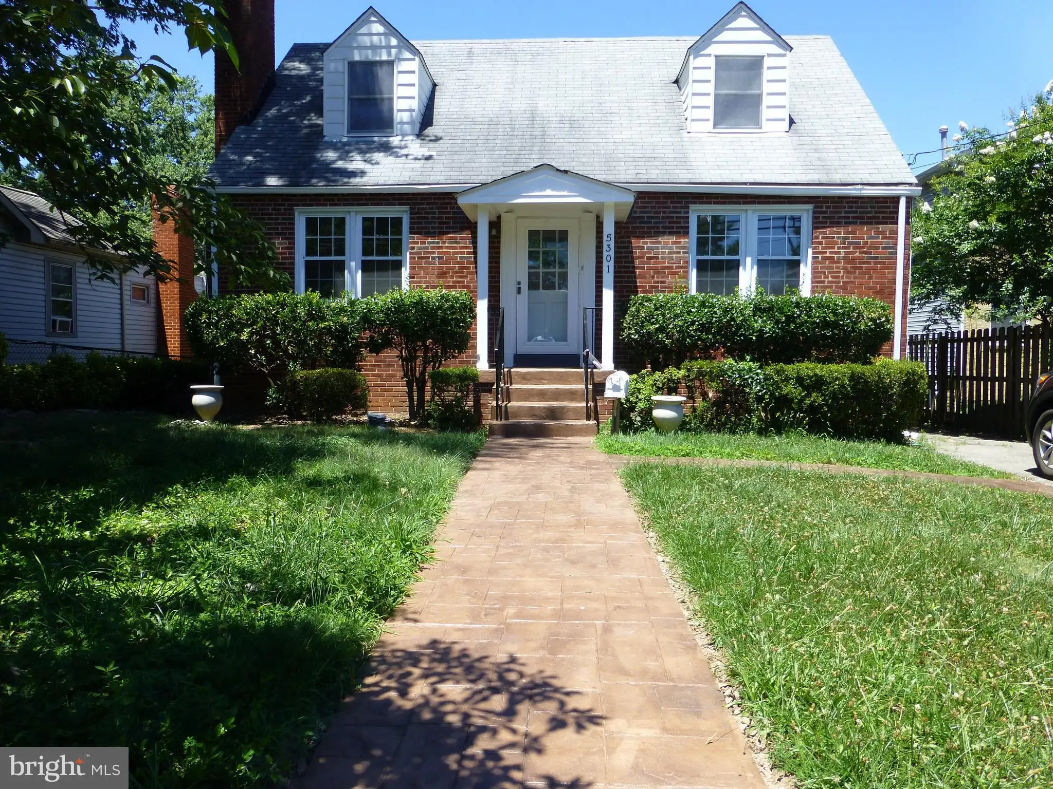 5301 N Carlin Springs Road, Arlington, VA 22203