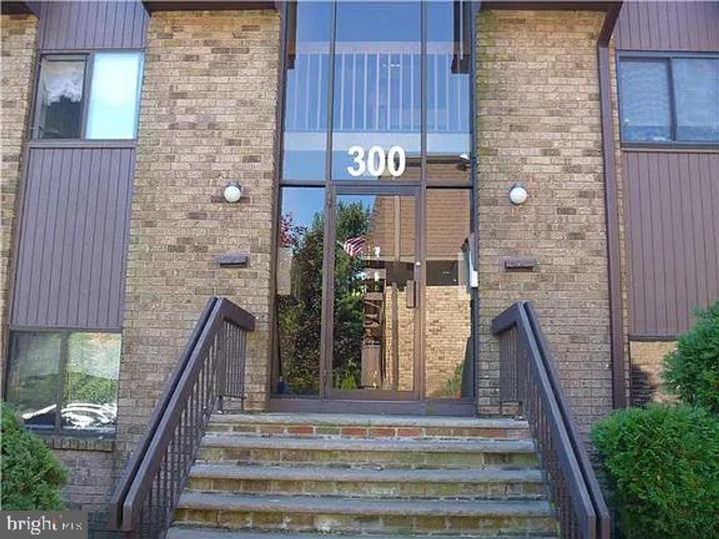 Photo of 314 Wood Mill Dr, EAST WINDSOR, NJ 08512 (MLS # NJME2065426)