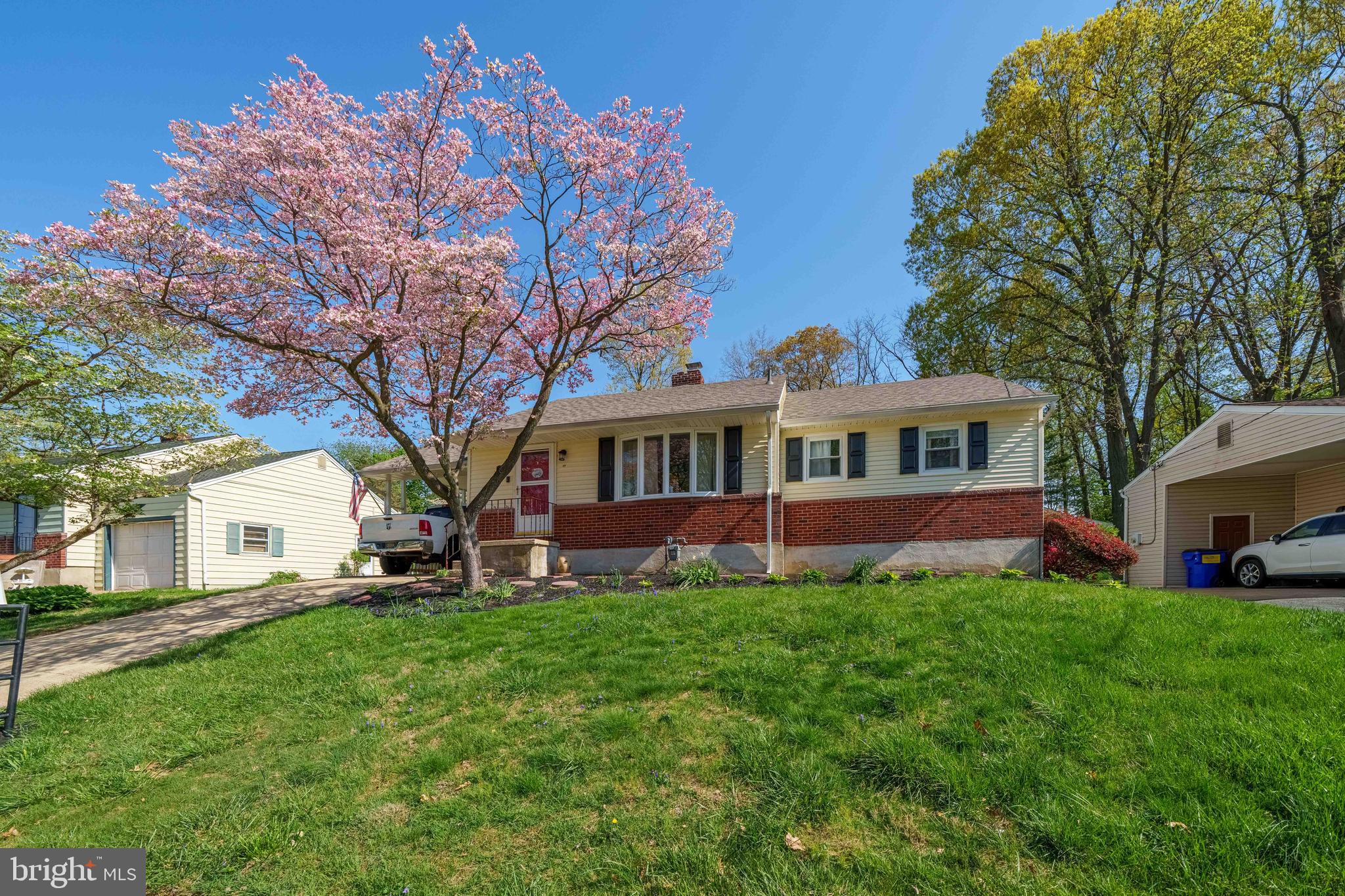 OLD MILL MANOR - Residential