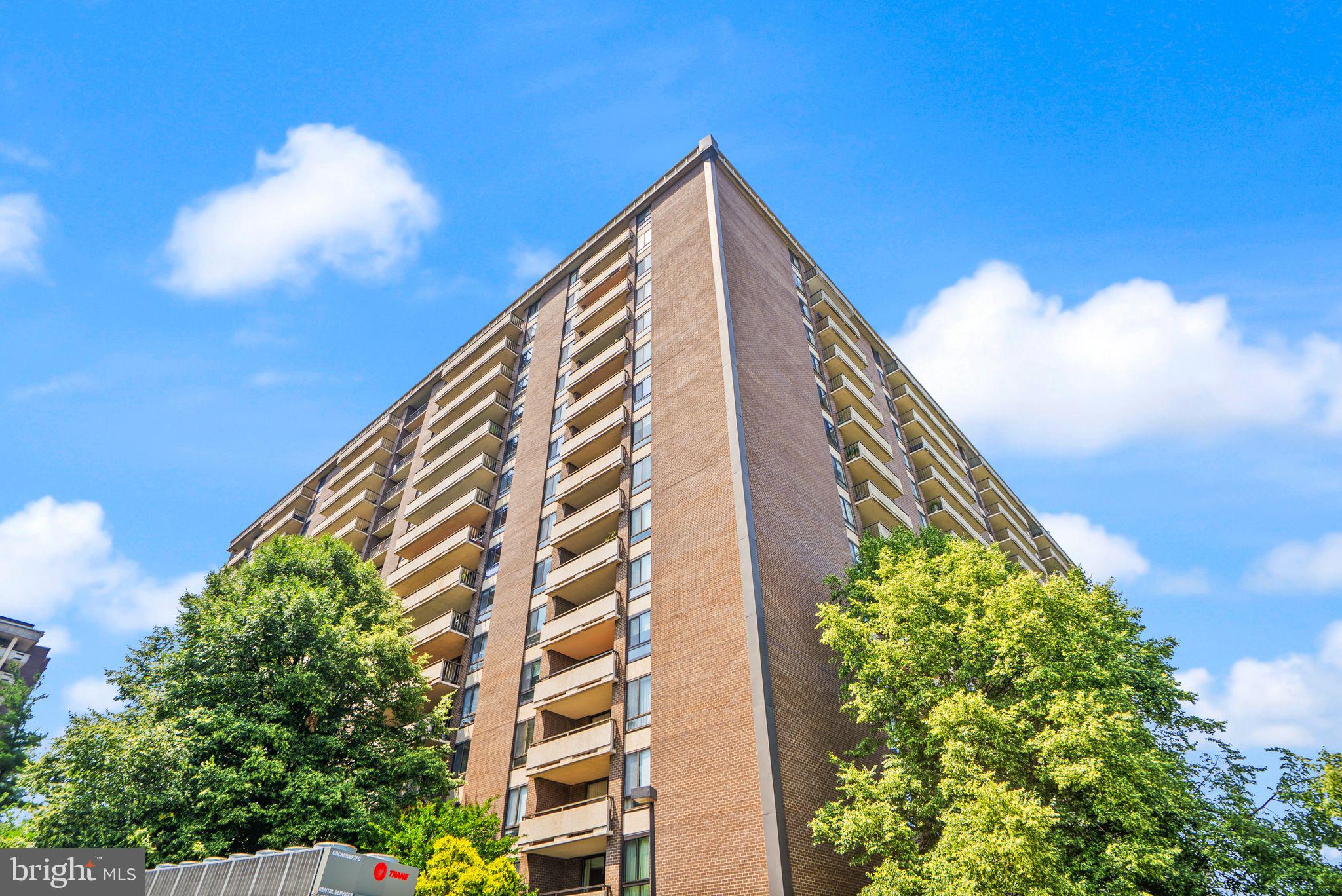 1800 OLD MEADOW ROAD 1218