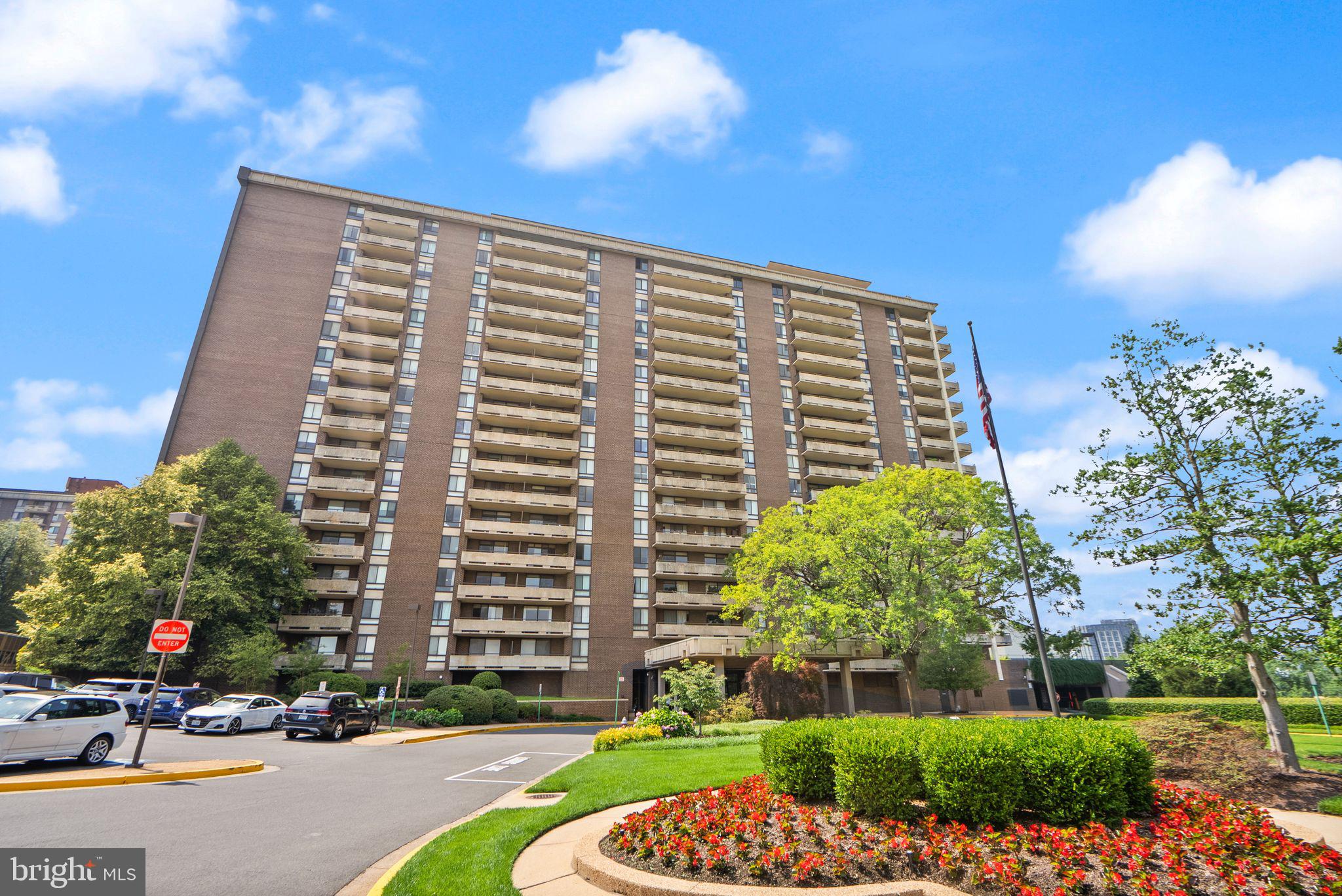 1800 OLD MEADOW ROAD 1218
