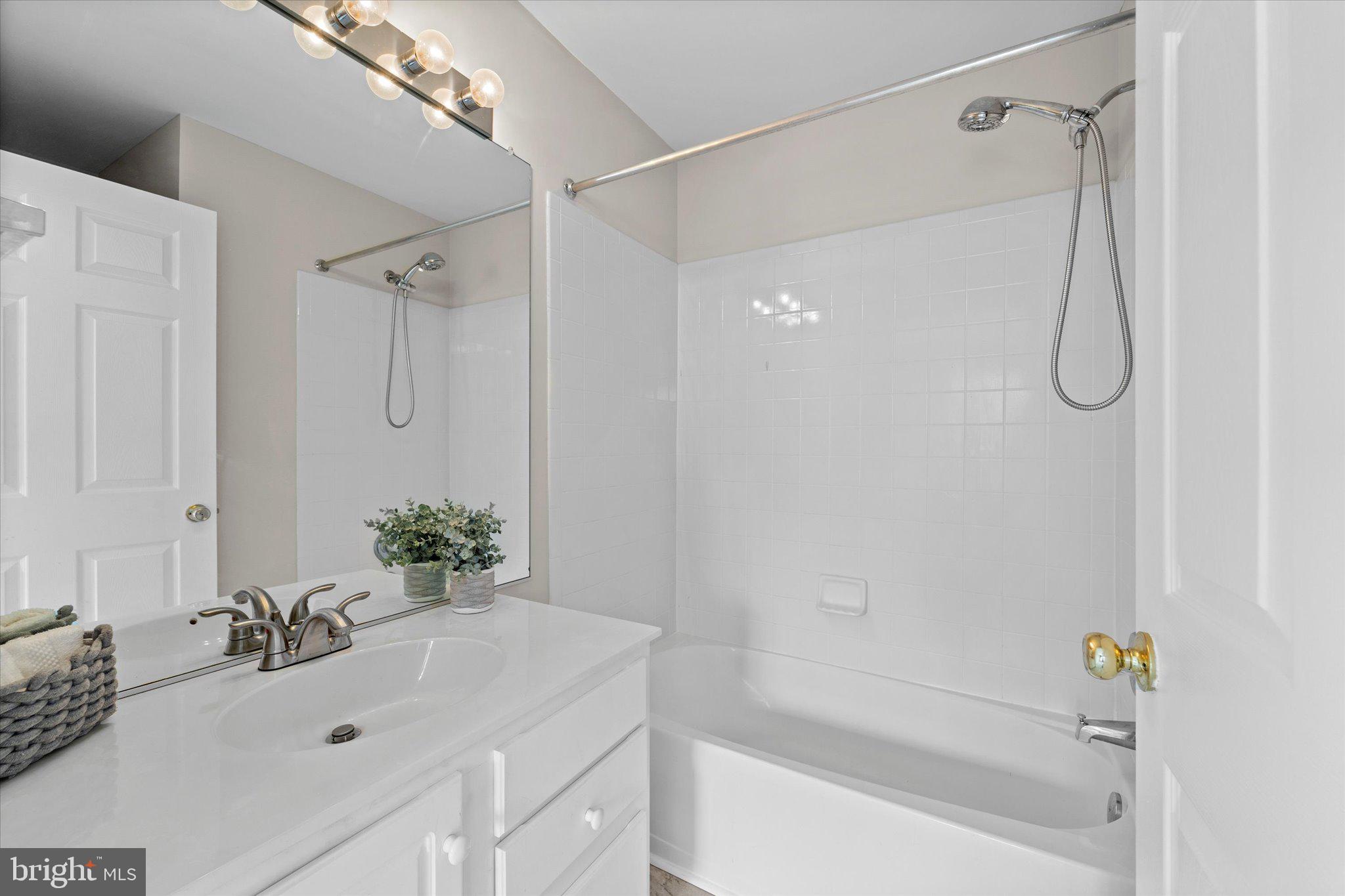 CONDO AT GUNSTON CORNER - Residential