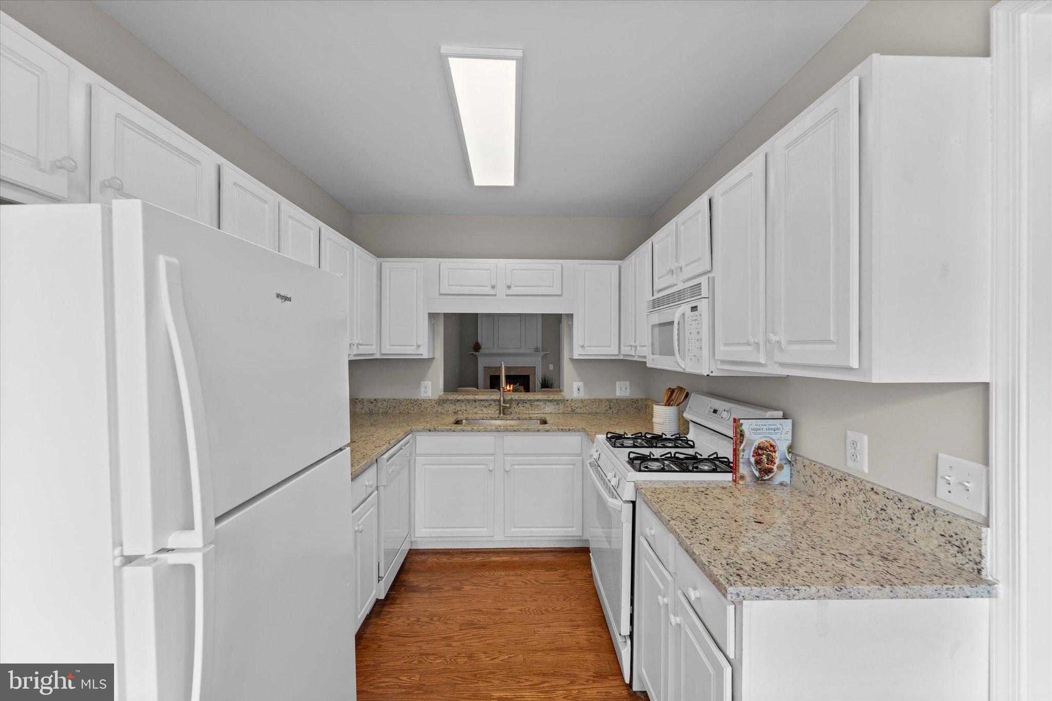 CONDO AT GUNSTON CORNER - Residential