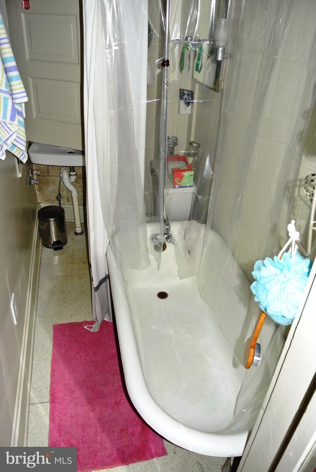 CHARLES VILLAGE - Residential Income