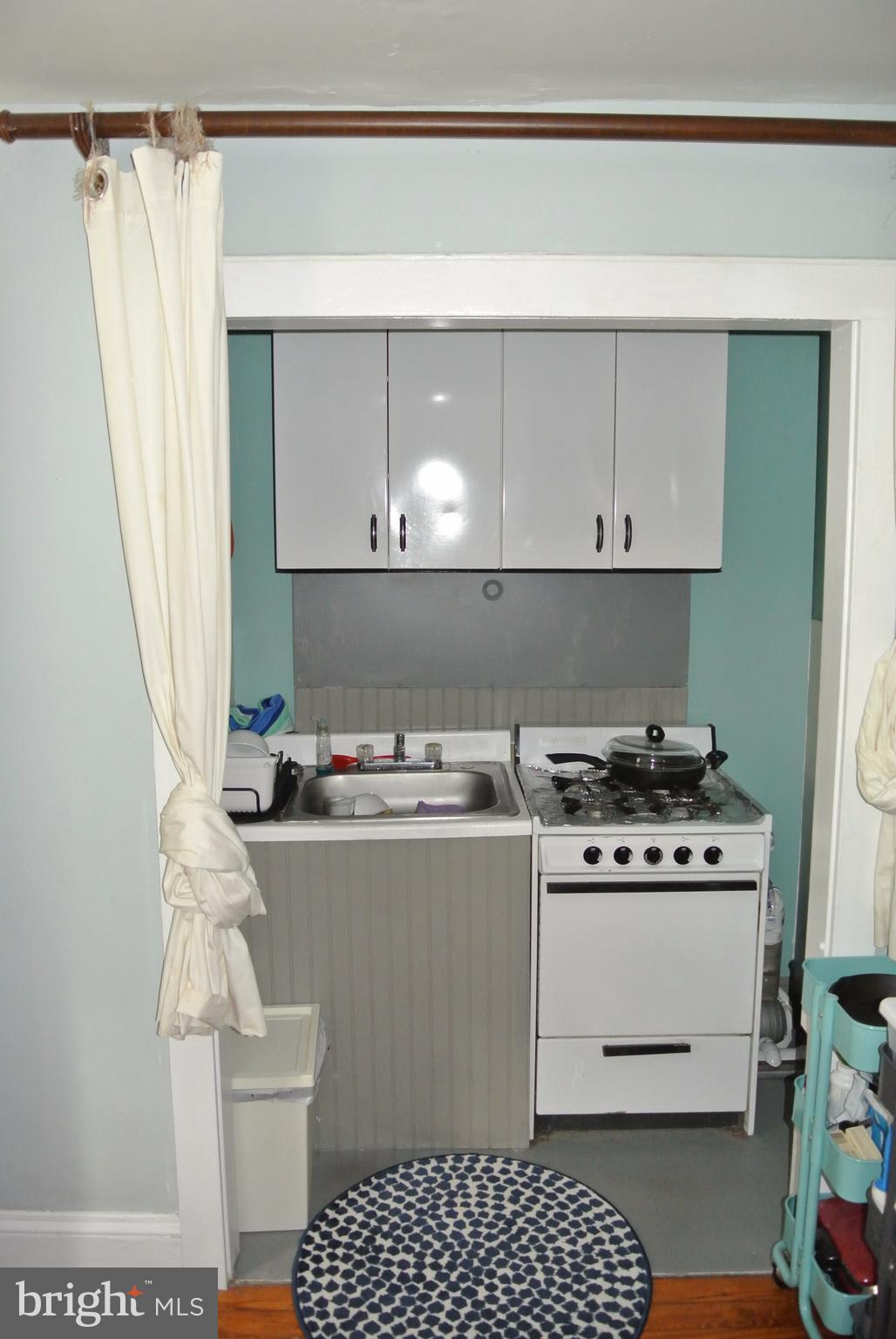 CHARLES VILLAGE - Residential Income