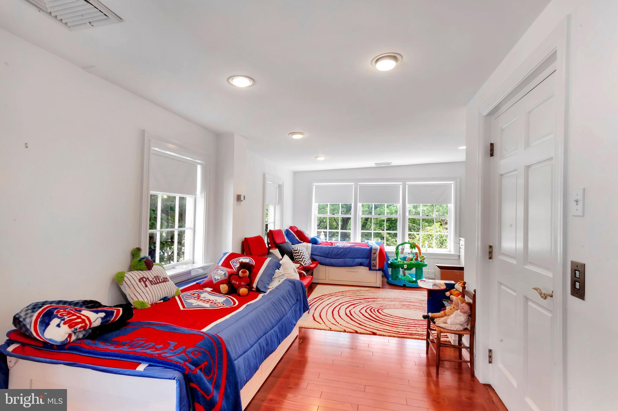 SOCIETY HILL - Residential