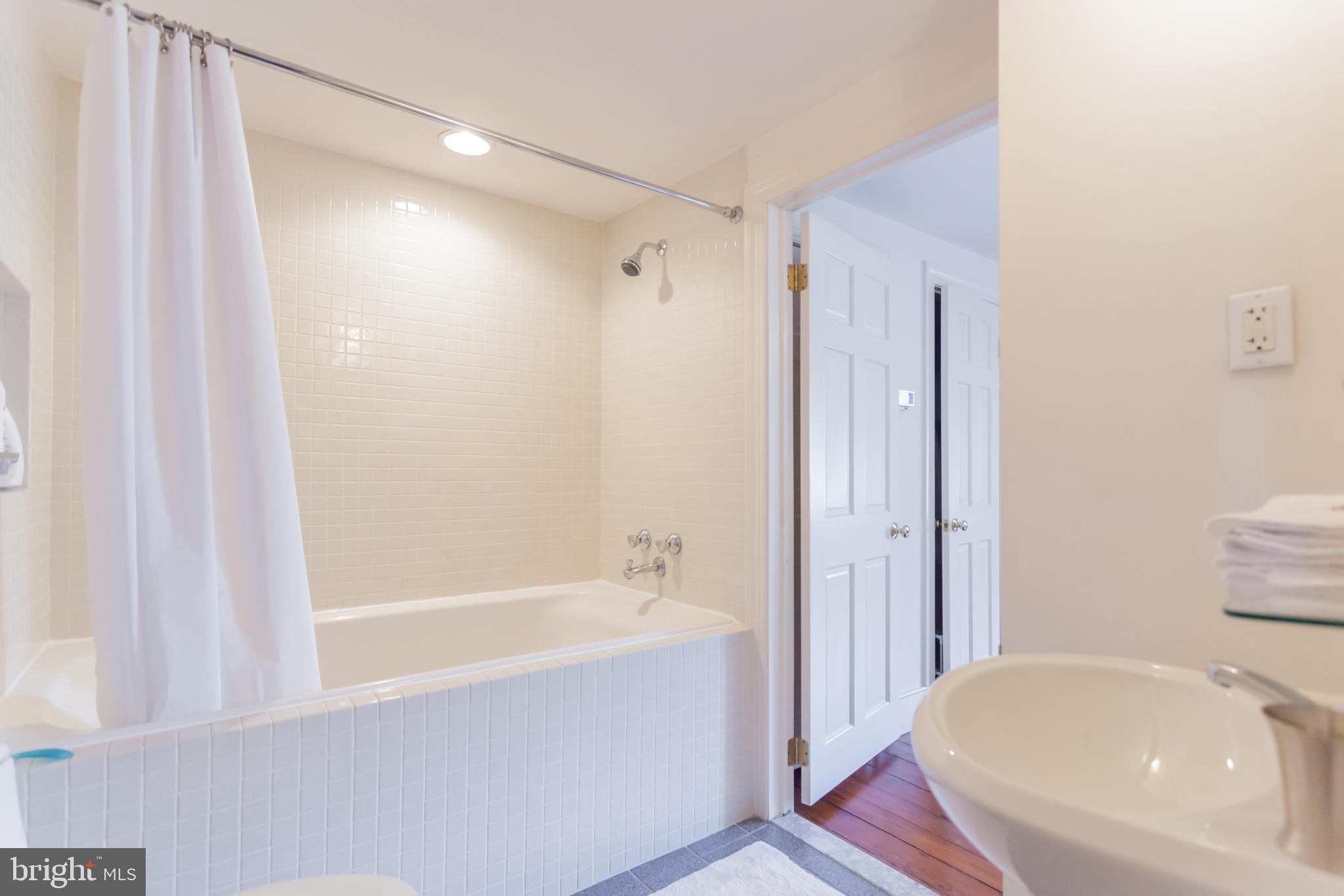 SOCIETY HILL - Residential