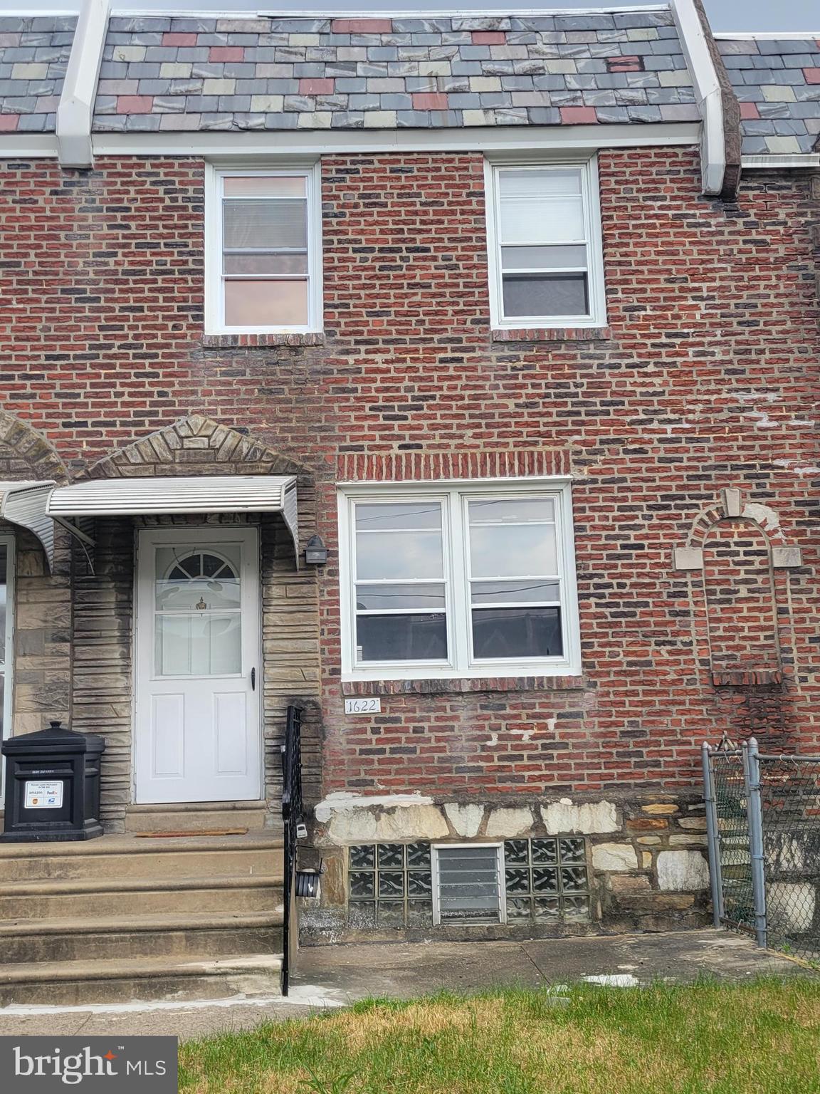 MAYFAIR - Residential Lease