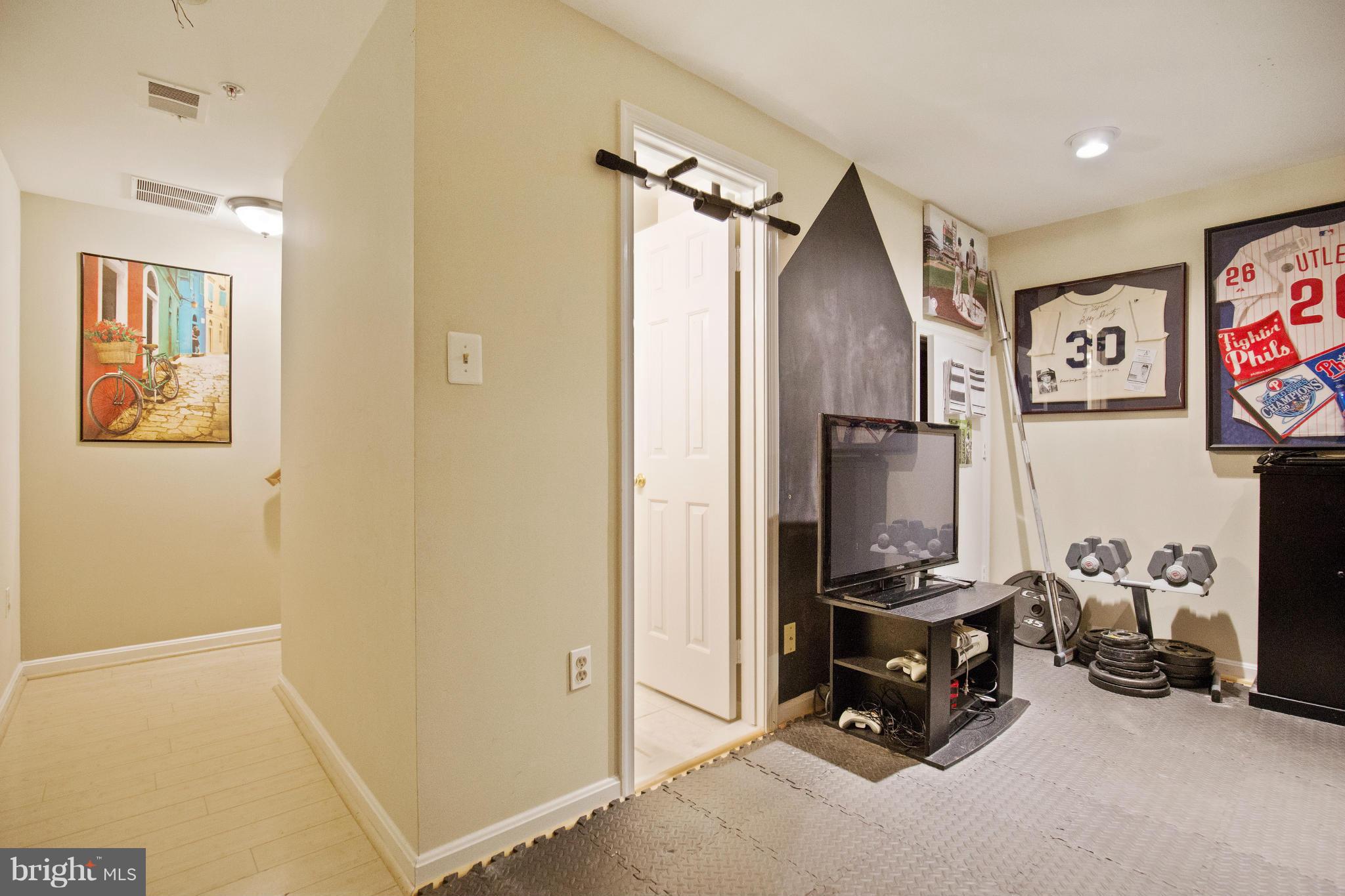 ARLINGTON RIDGE TERRACE - Residential