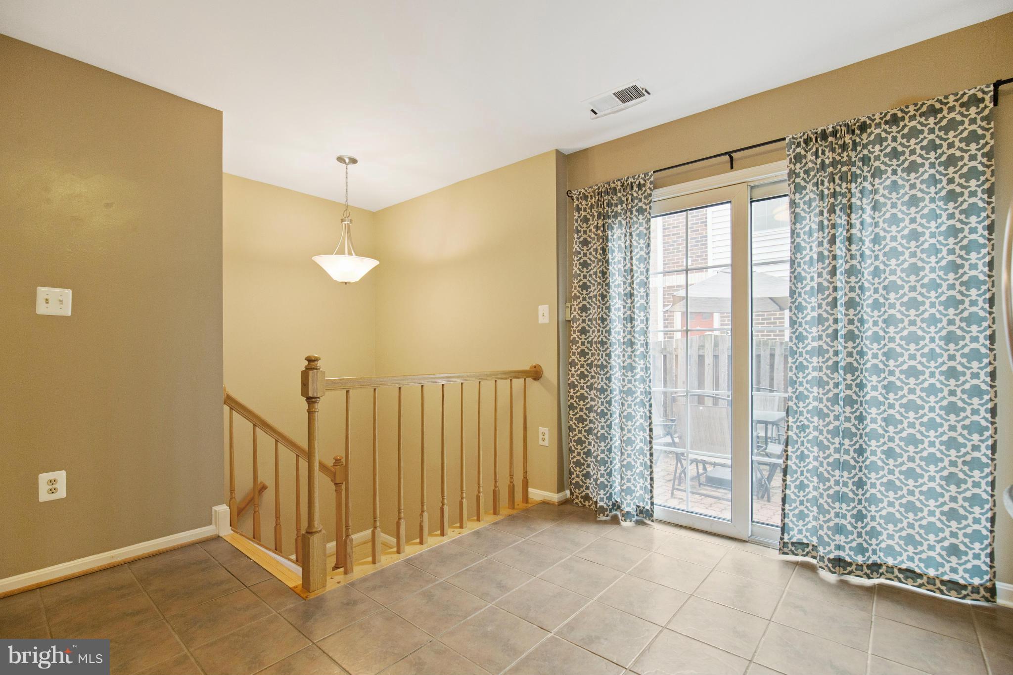 ARLINGTON RIDGE TERRACE - Residential