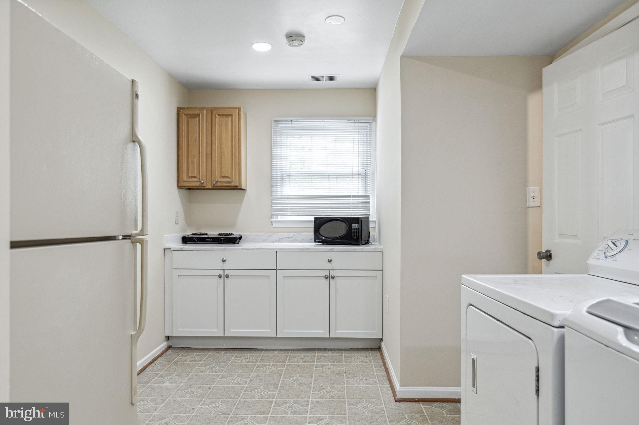 RIVERVIEW OVERLOOK - Residential Lease