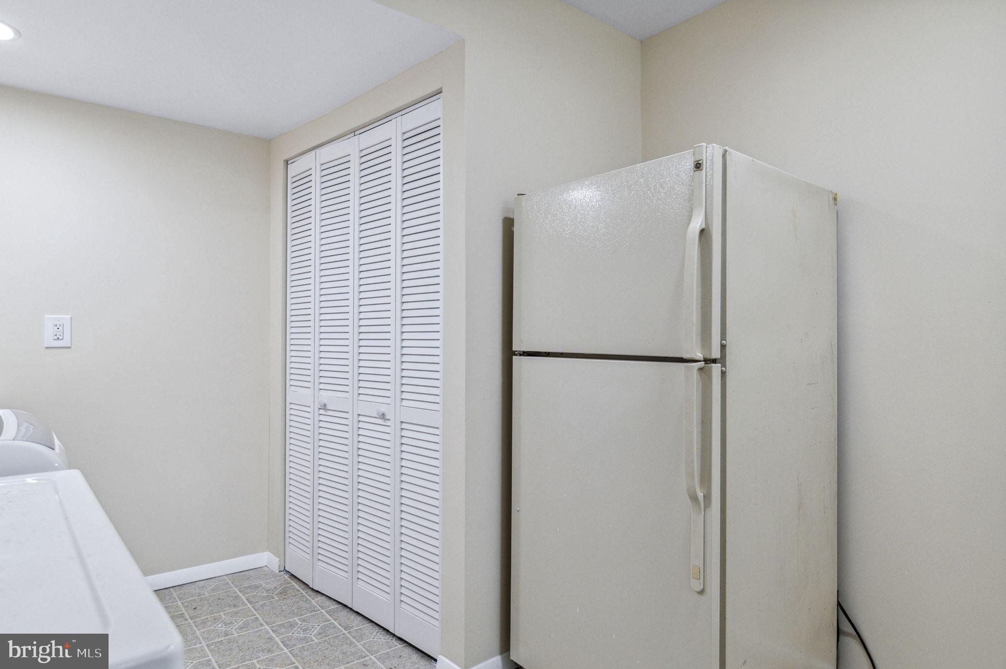 RIVERVIEW OVERLOOK - Residential Lease