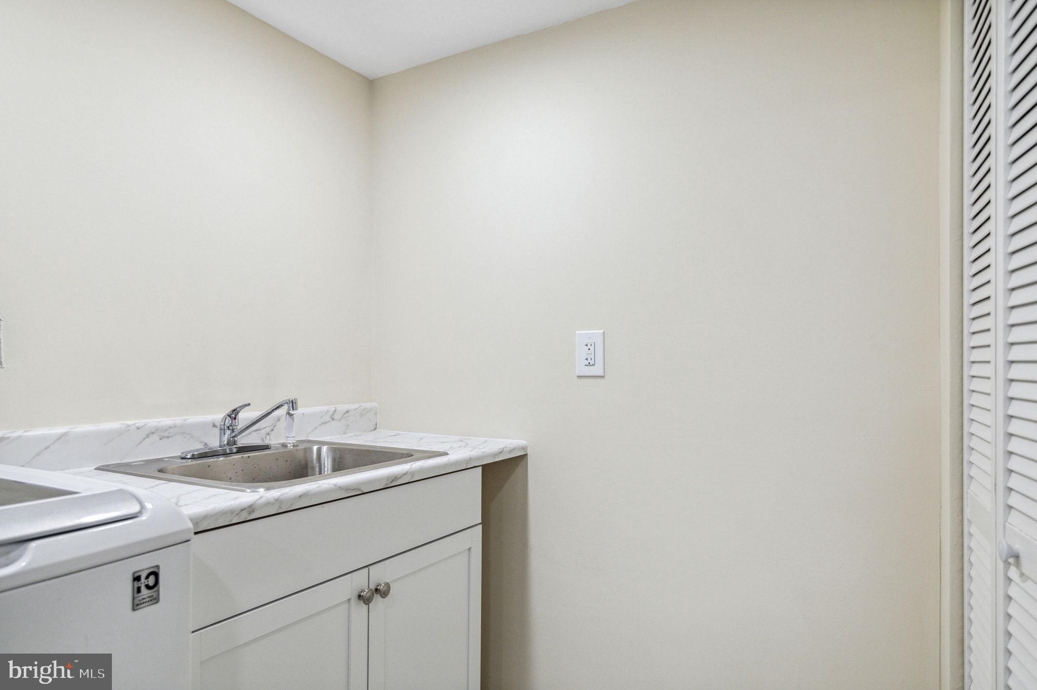 RIVERVIEW OVERLOOK - Residential Lease