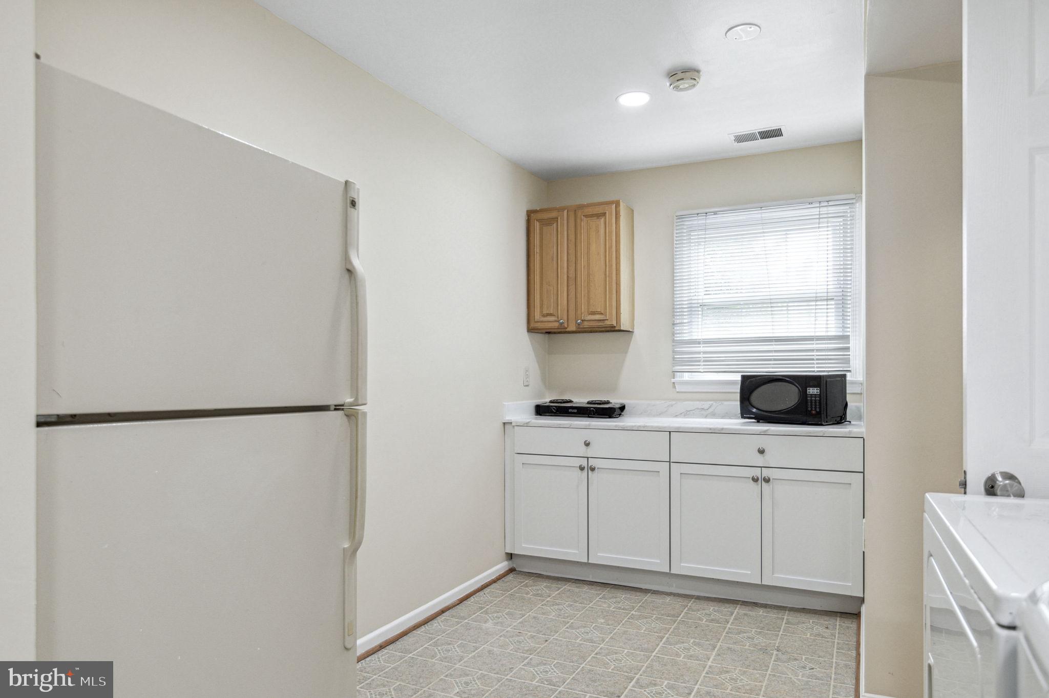 RIVERVIEW OVERLOOK - Residential Lease