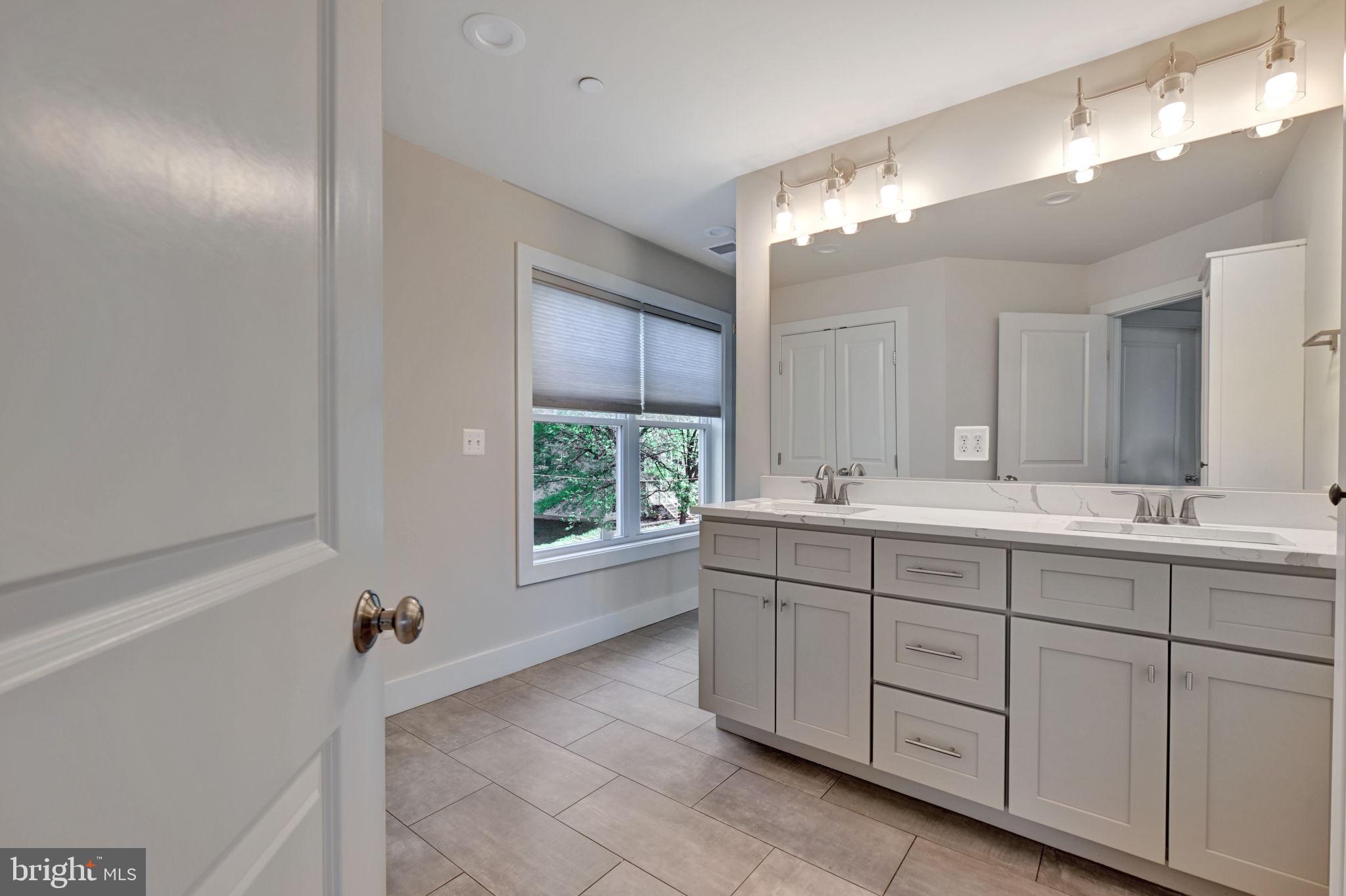 AVALON SHORES - Residential