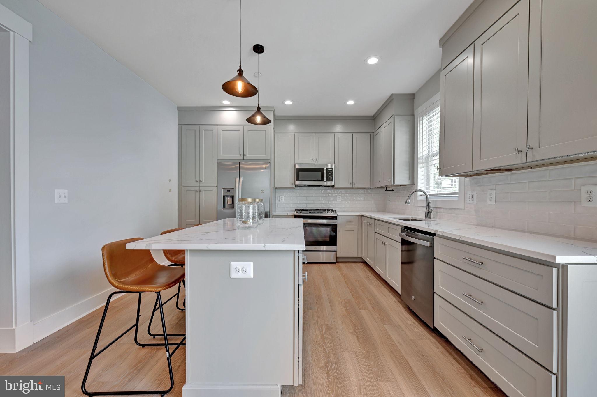 AVALON SHORES - Residential