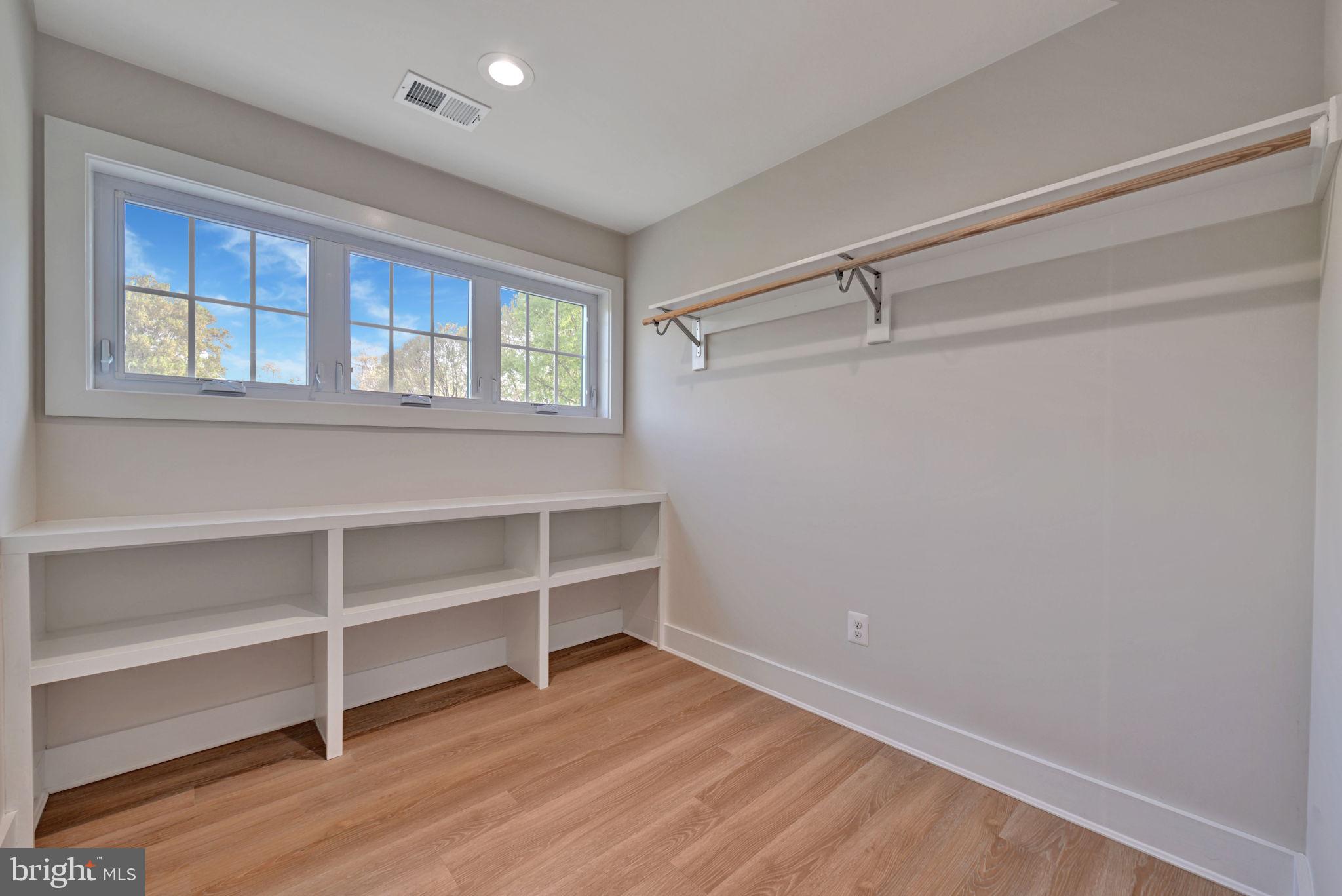 AVALON SHORES - Residential