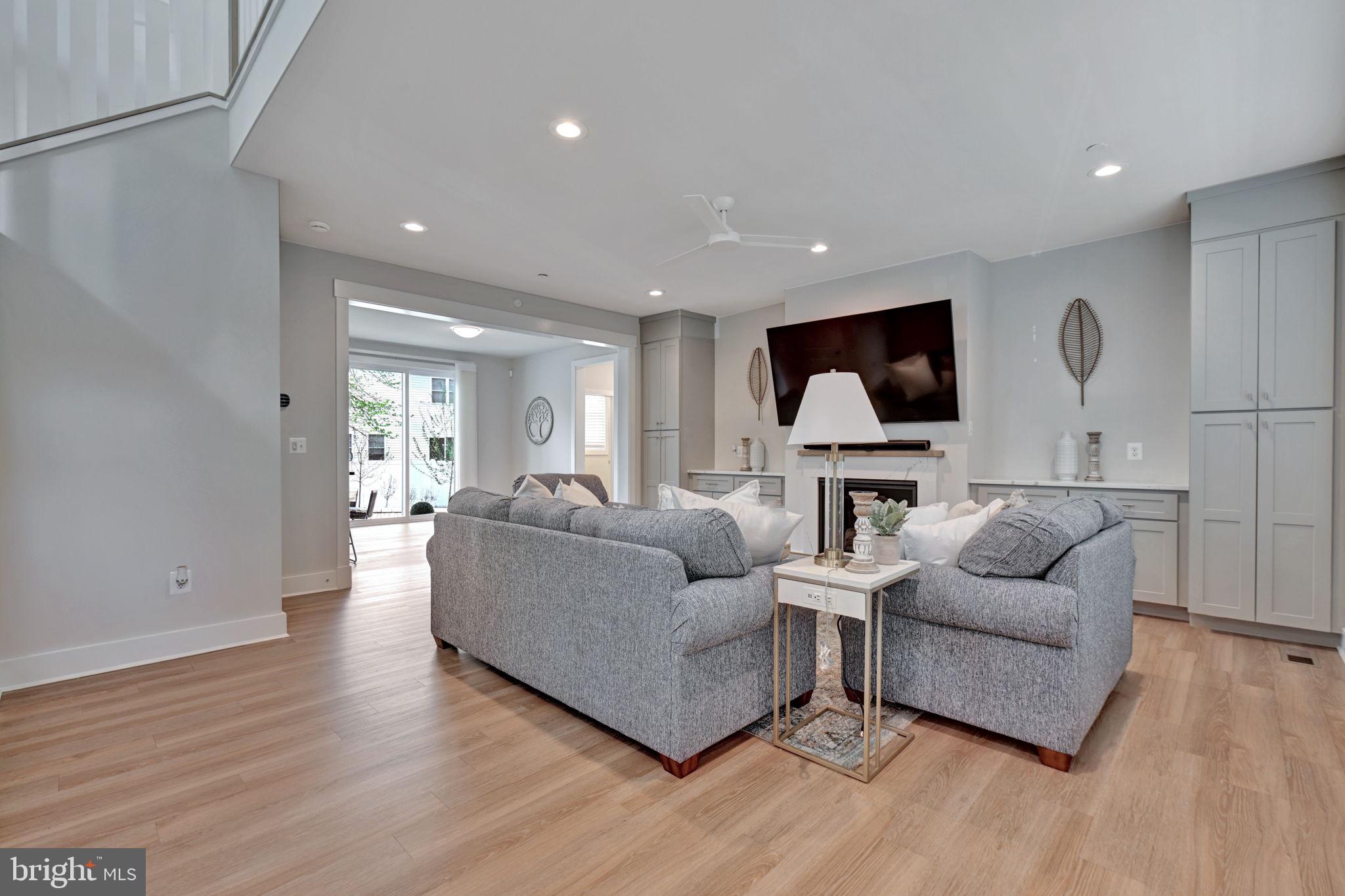 AVALON SHORES - Residential