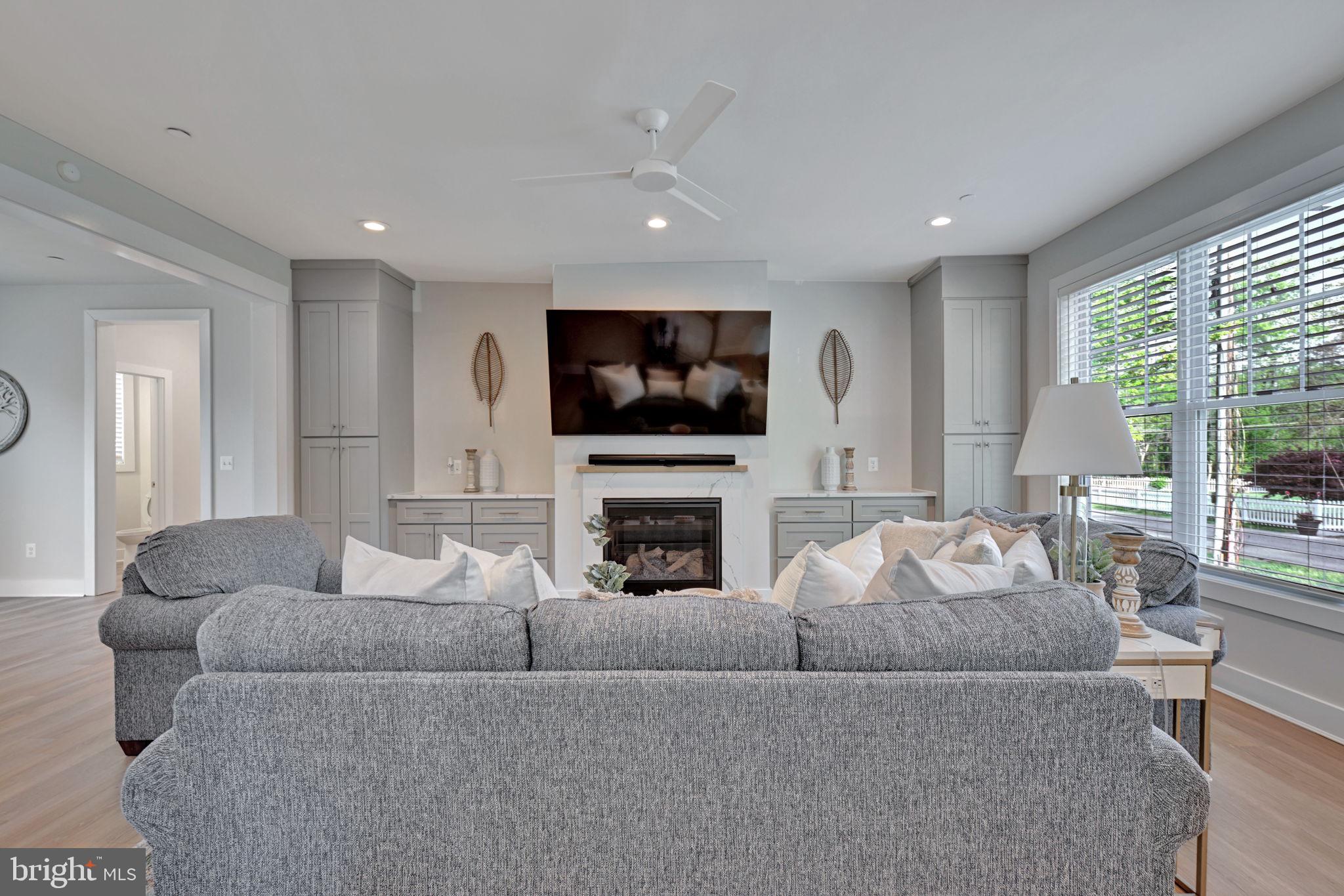 AVALON SHORES - Residential