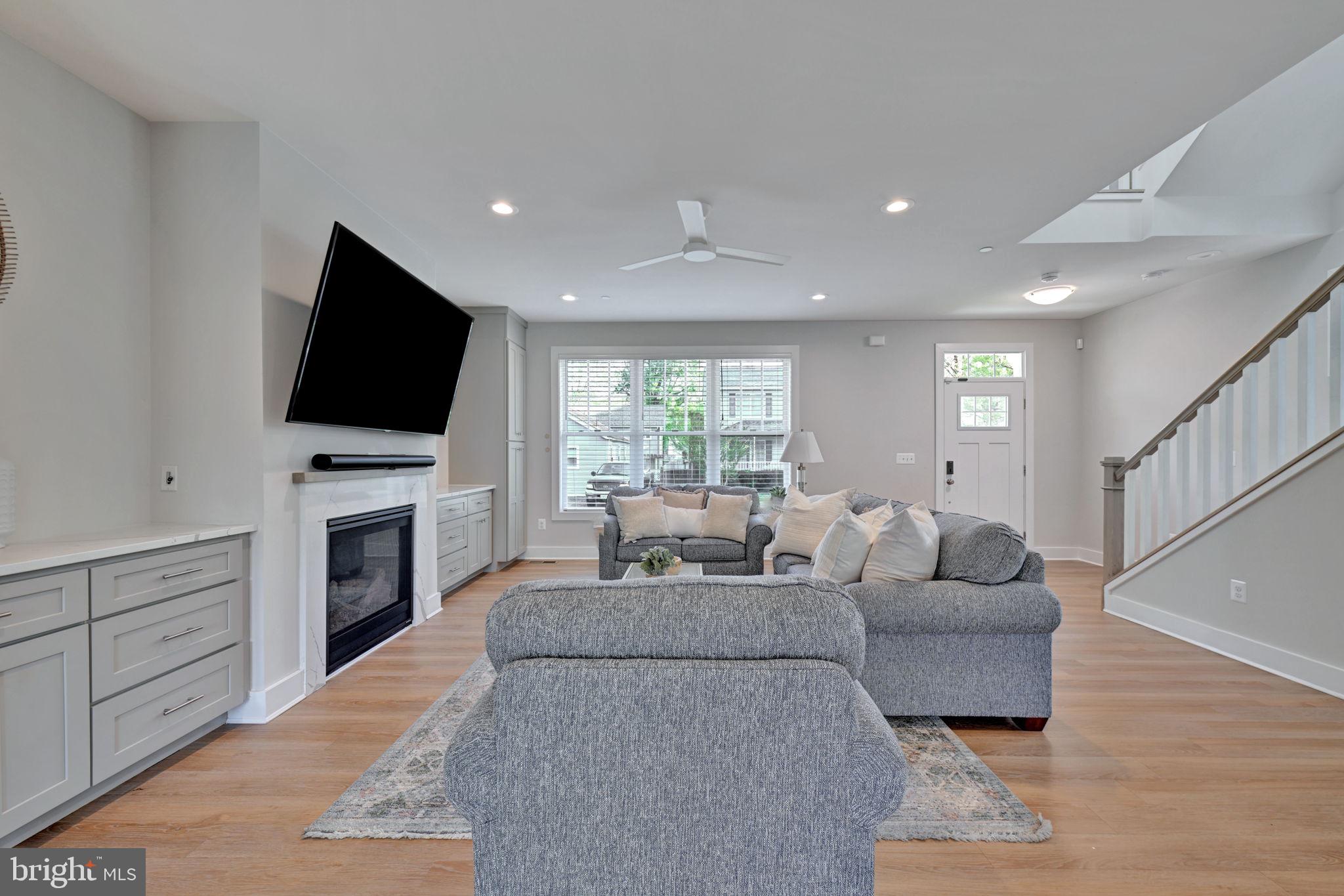 AVALON SHORES - Residential