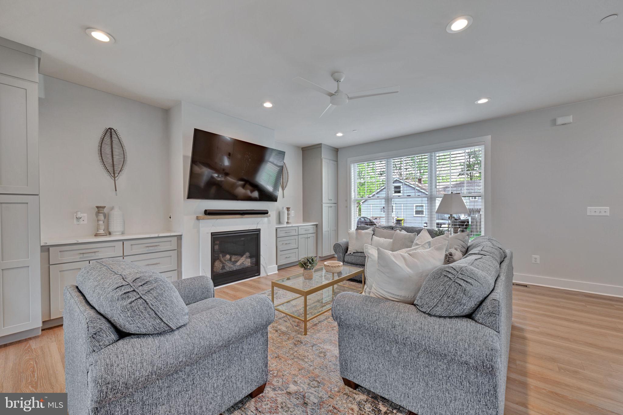 AVALON SHORES - Residential