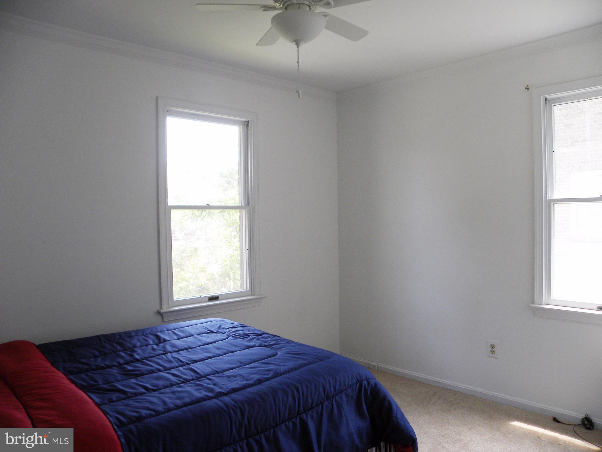 OAKBOROUGH SQUARE - Residential Lease