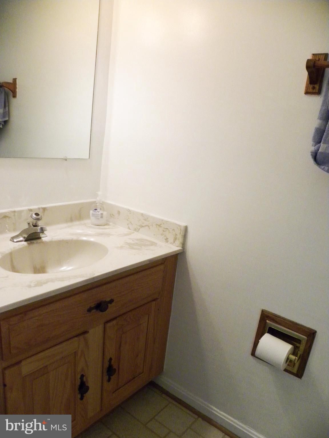 OAKBOROUGH SQUARE - Residential Lease