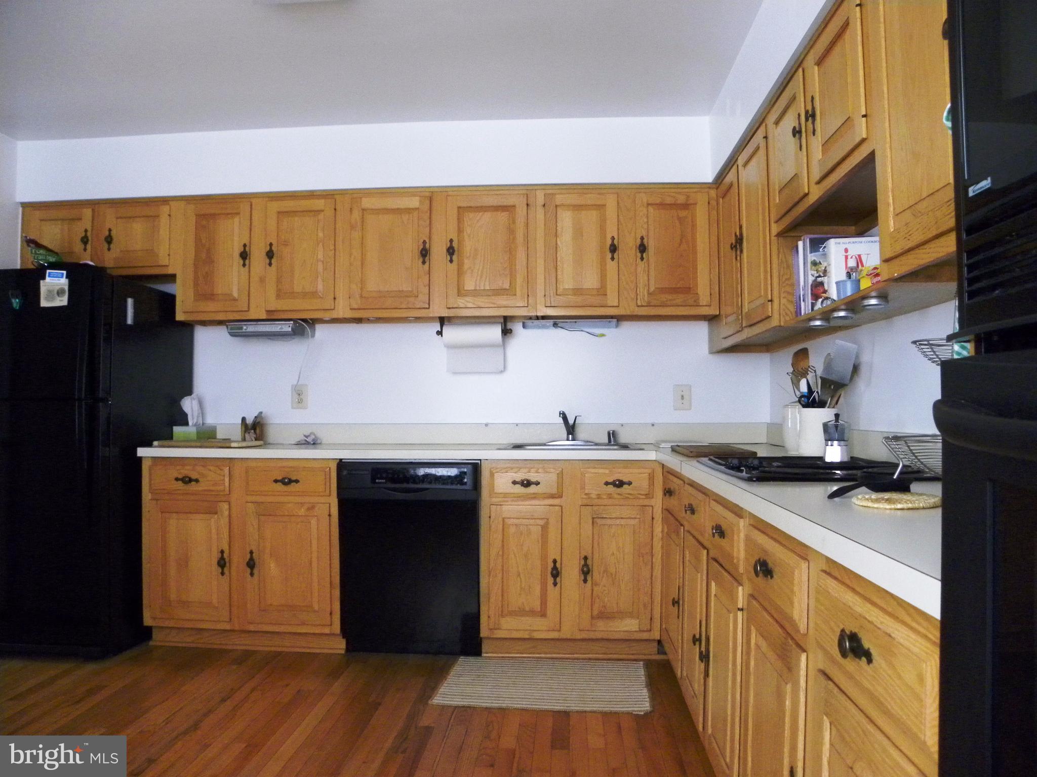 OAKBOROUGH SQUARE - Residential Lease