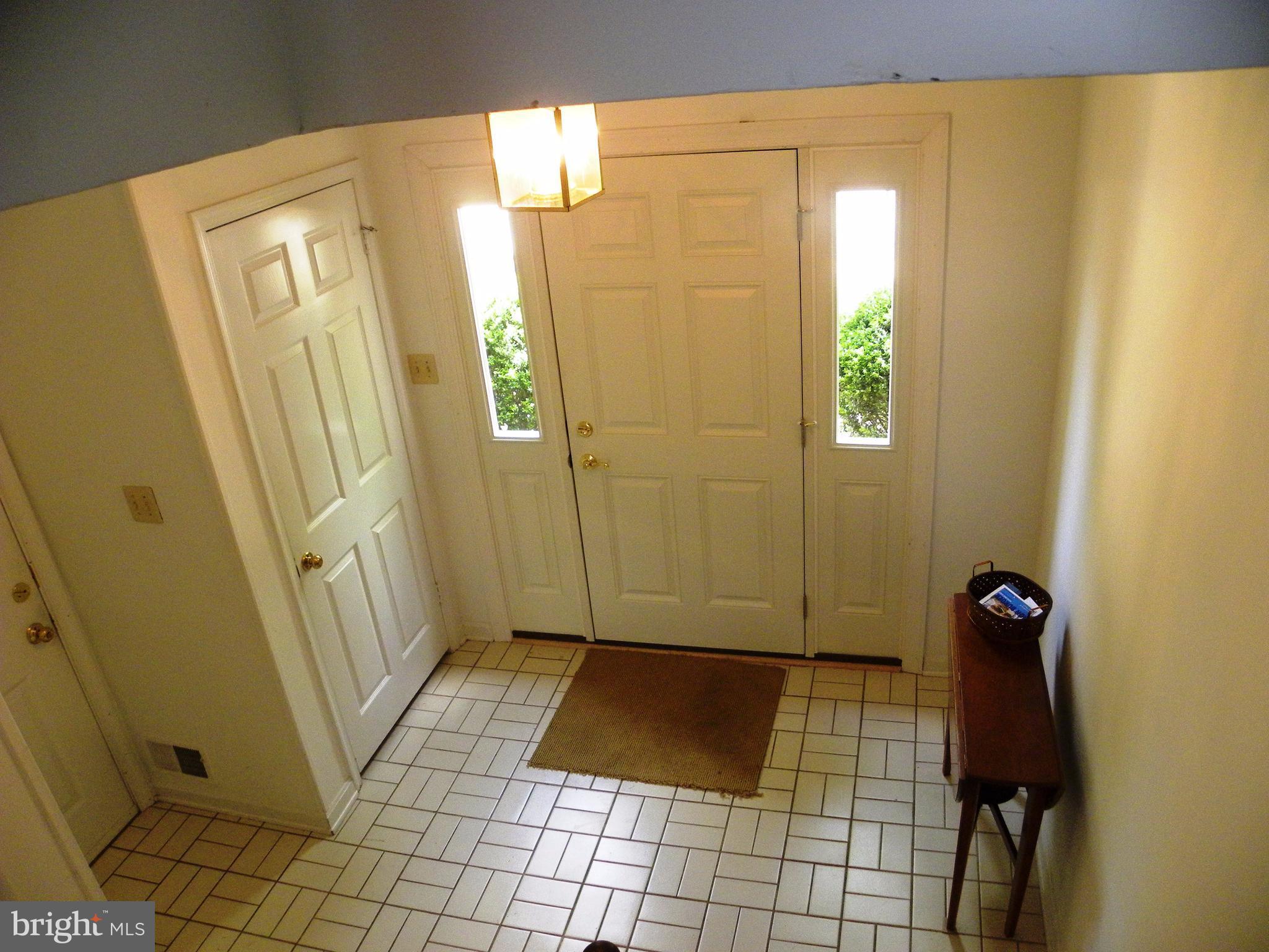 OAKBOROUGH SQUARE - Residential Lease