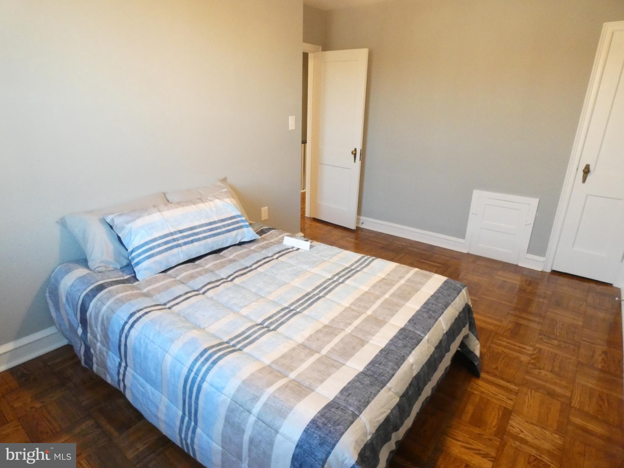 OXFORD CIRCLE - Residential