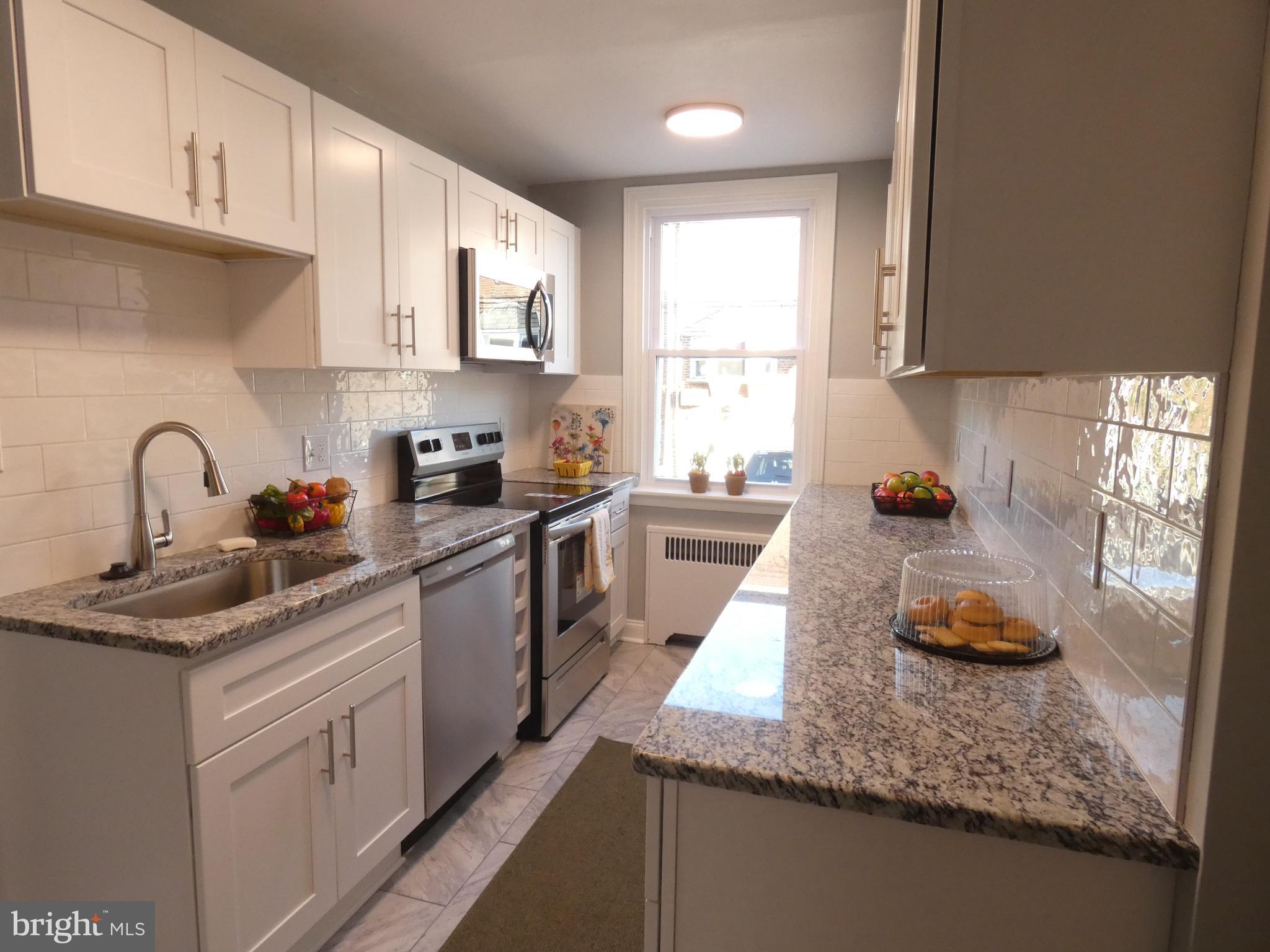 OXFORD CIRCLE - Residential